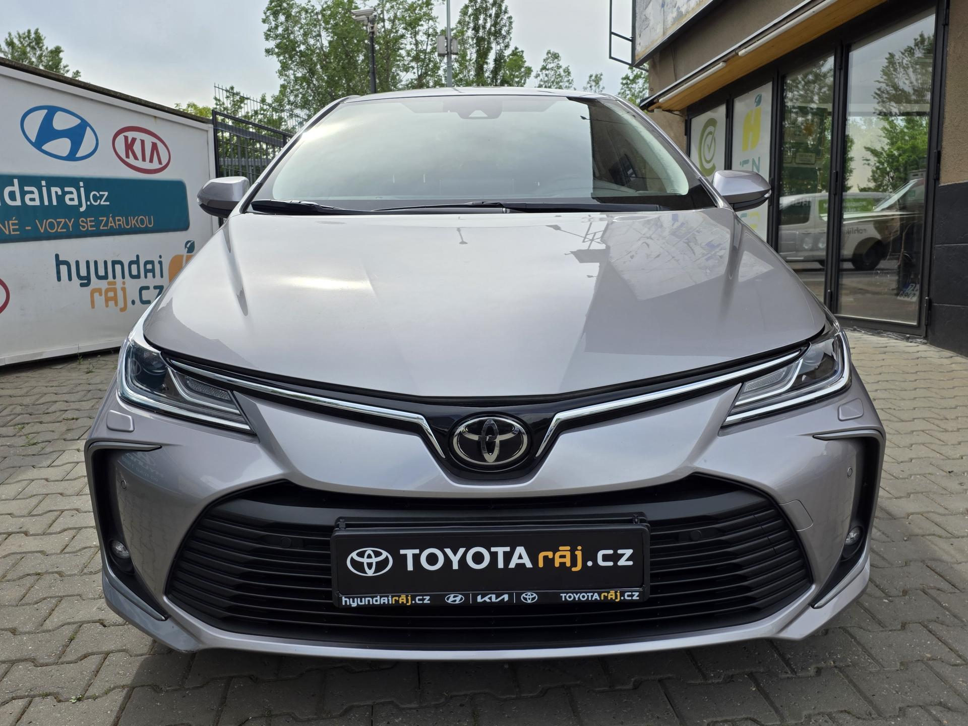 Toyota Corolla 1.6-NÍZKÉ KM-PRAVIDELNÝ SERVIS
