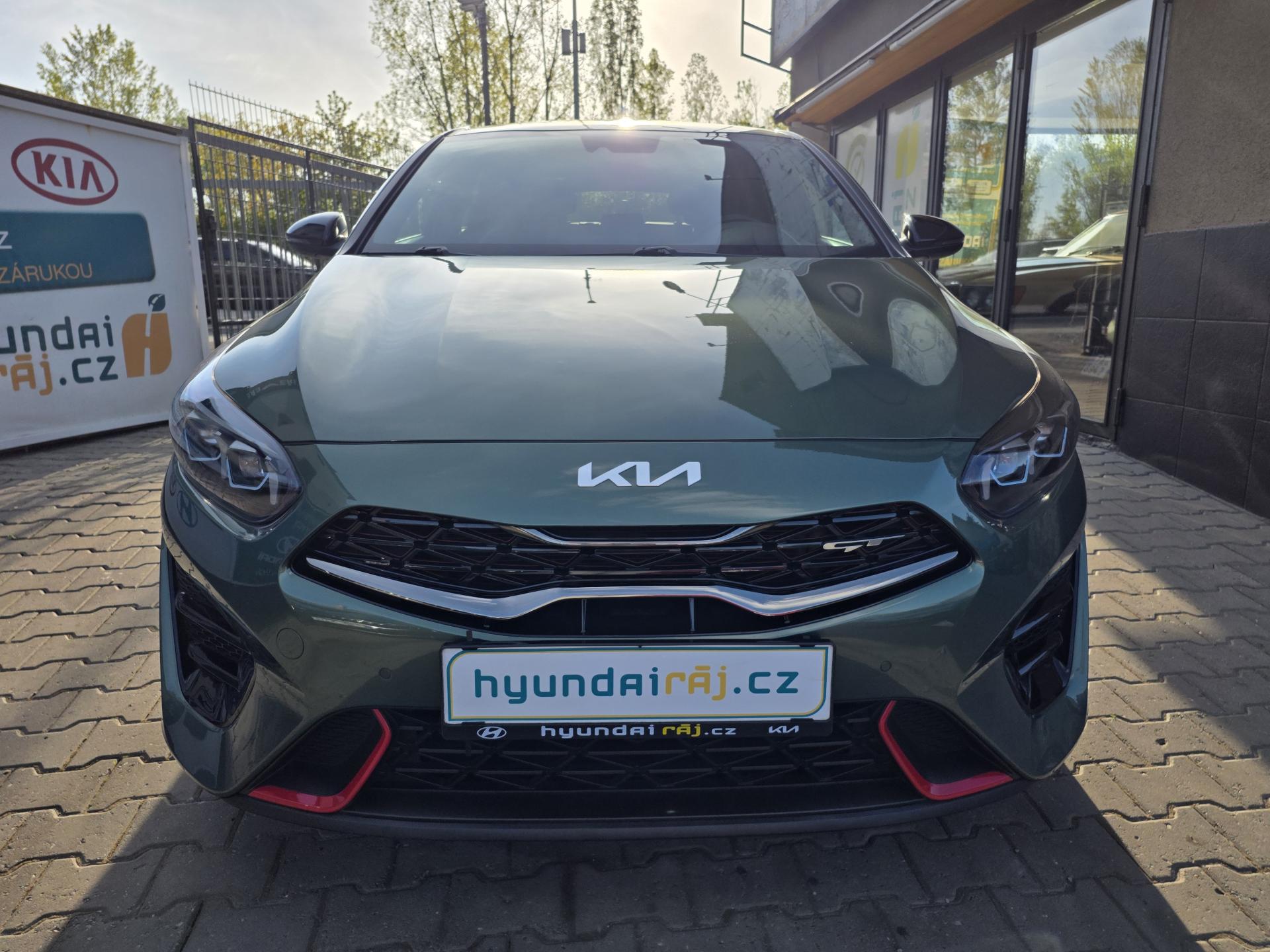 Kia ProCeed 1.6-GT-TOP STAV-GARÁŽOVANÉ