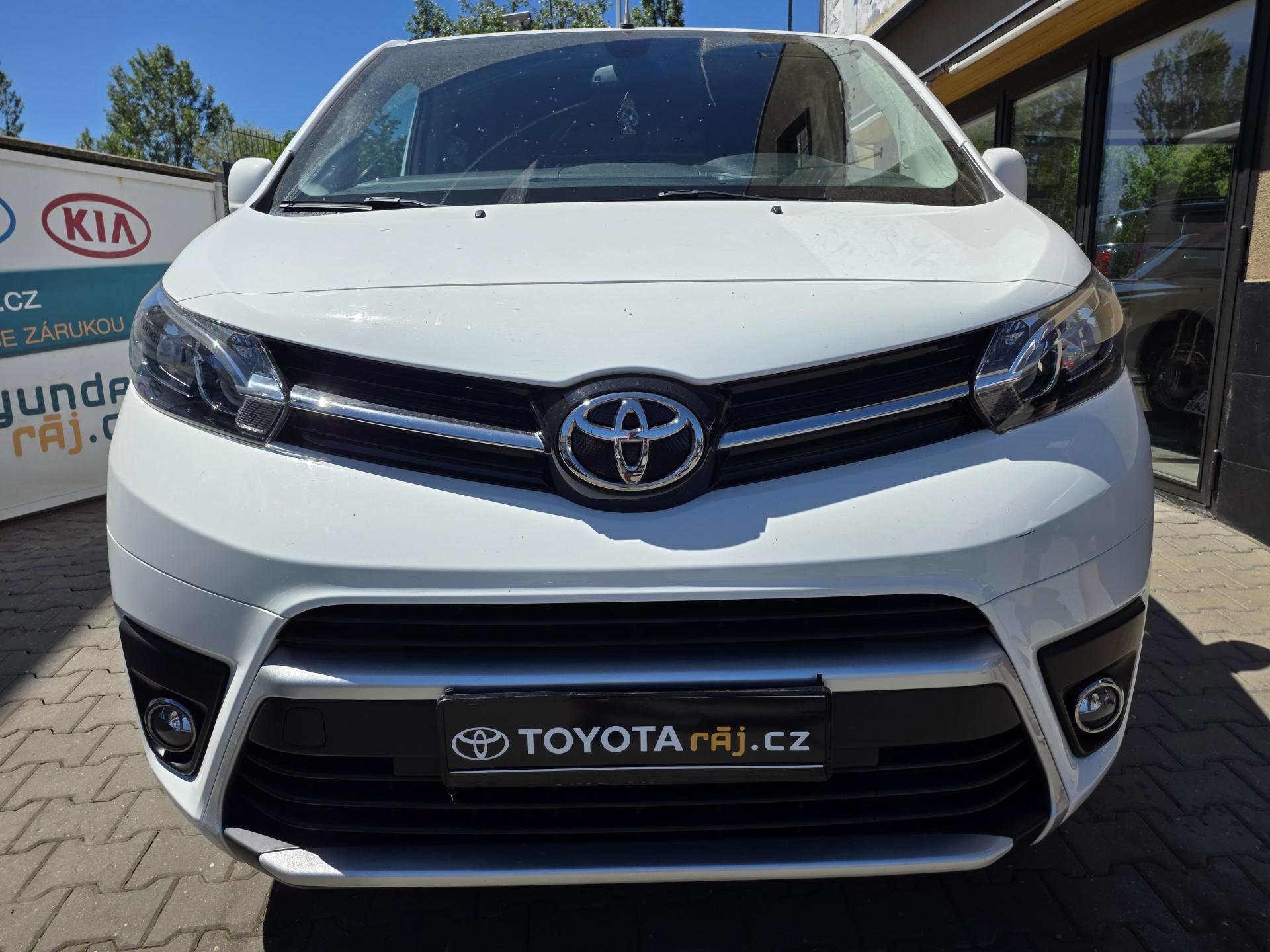 Toyota Verso 1.5-8MÍST-1.MAJITEL-KLIMA