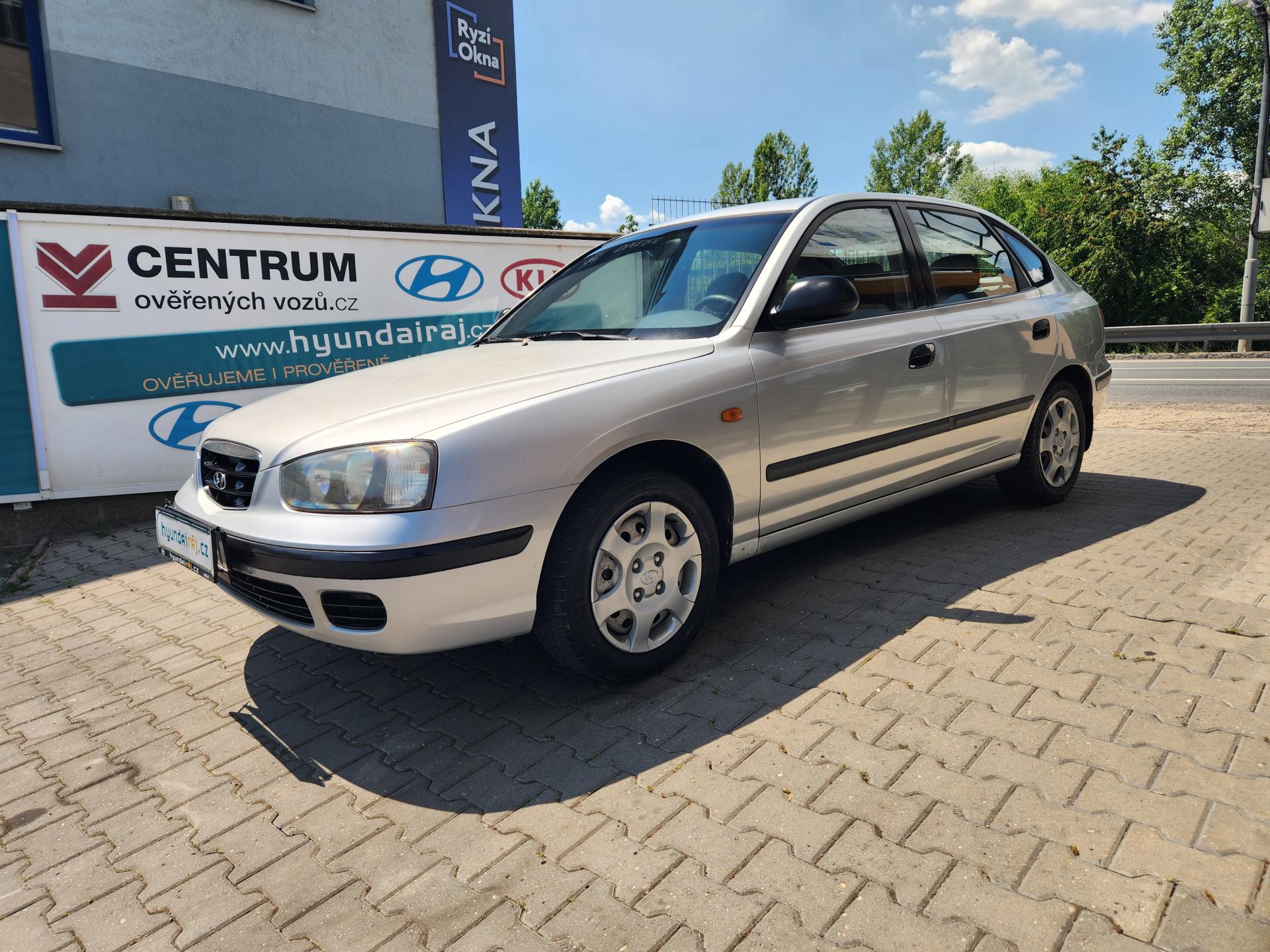 Hyundai Elantra 1.6-ZACHOVALÝ STAV-NÍZKÉ KM