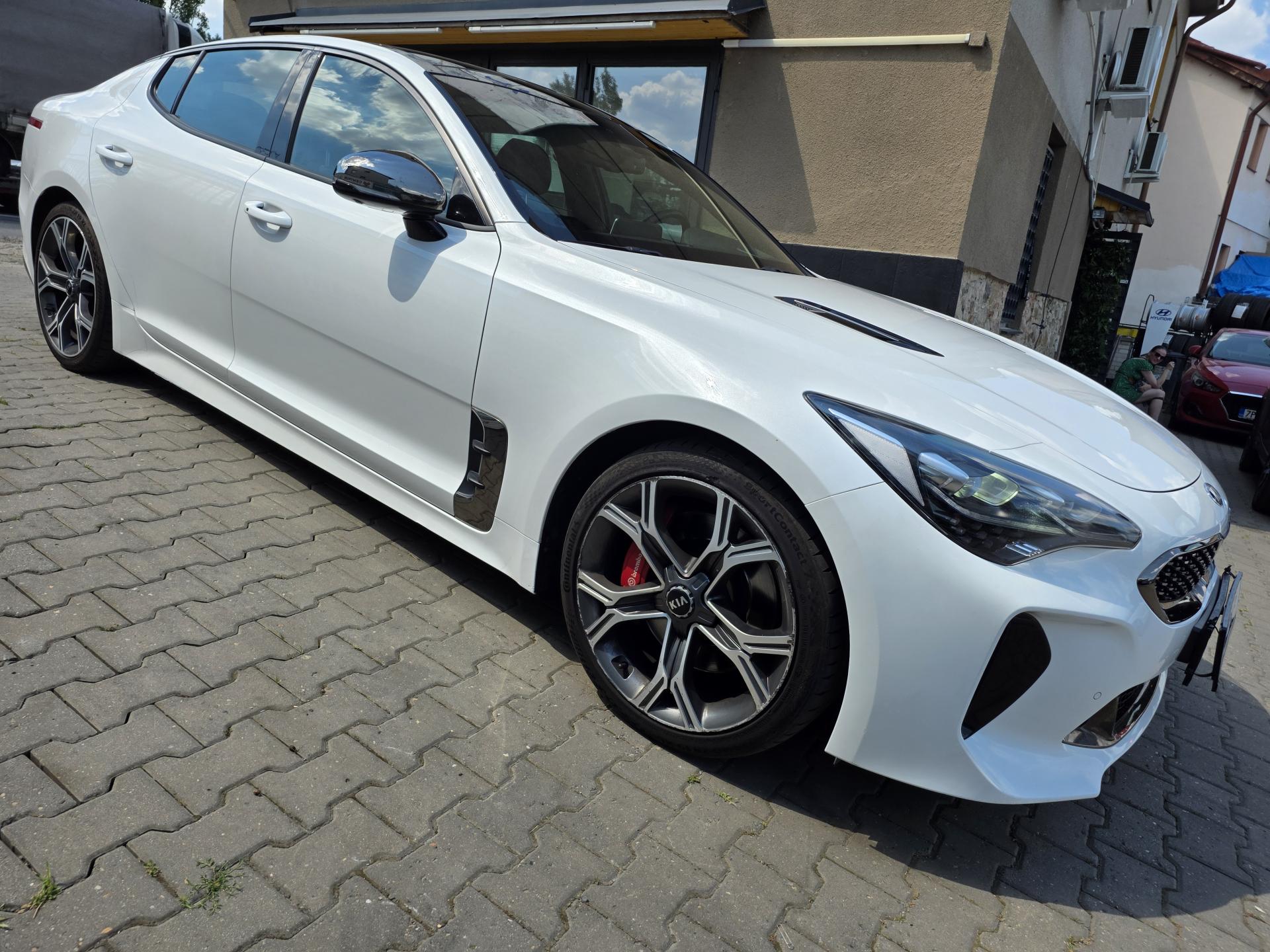 Kia Stinger 3.3-PANORAMA-AUTOMAT-KŮŽE