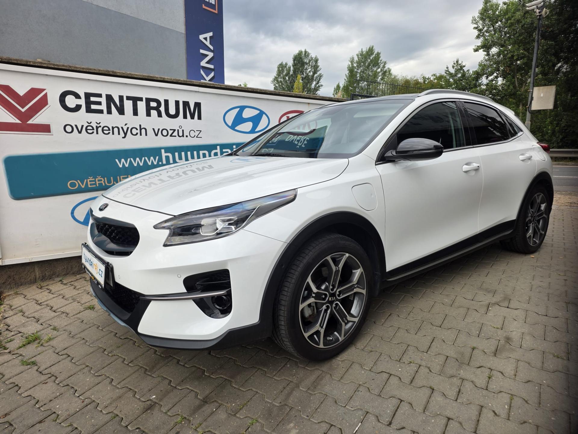 Kia XCeed 1.6-PLUG-IN HYBRID-1.MAJITEL
