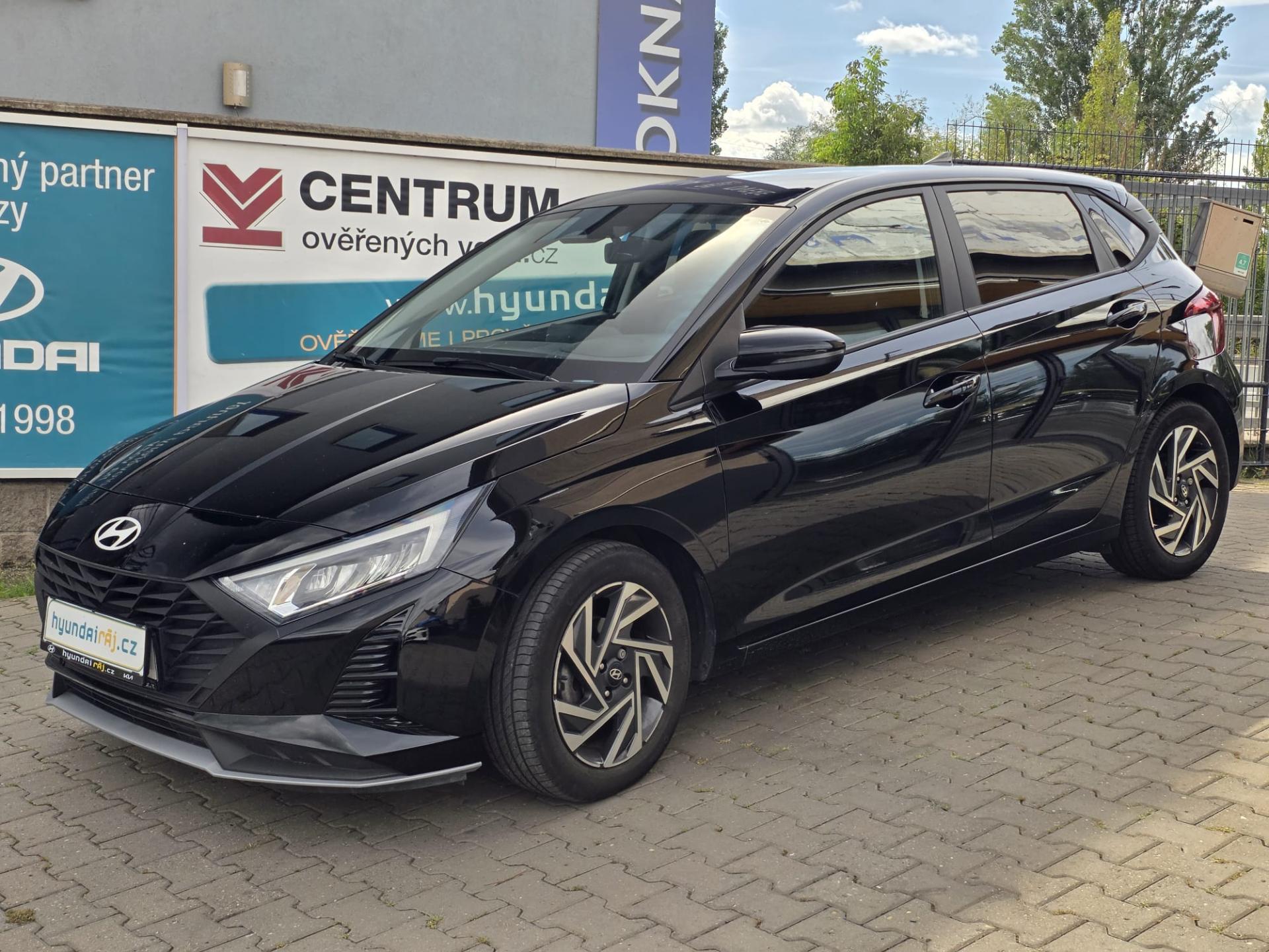 Hyundai i20 1.2-V ZÁRUCE-VYHŘÍVANÝ VOLANT