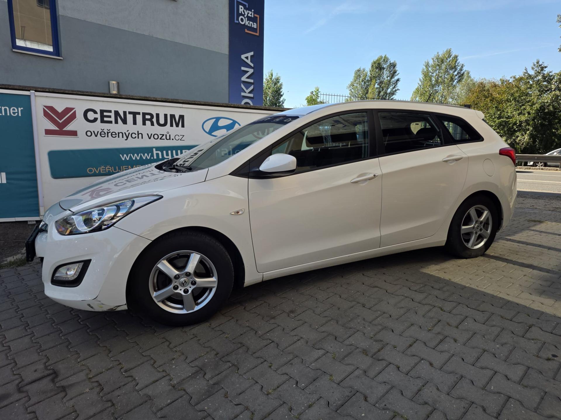 Hyundai i30 1.6-1.MAJITEL-KOMBI-ISOFIX