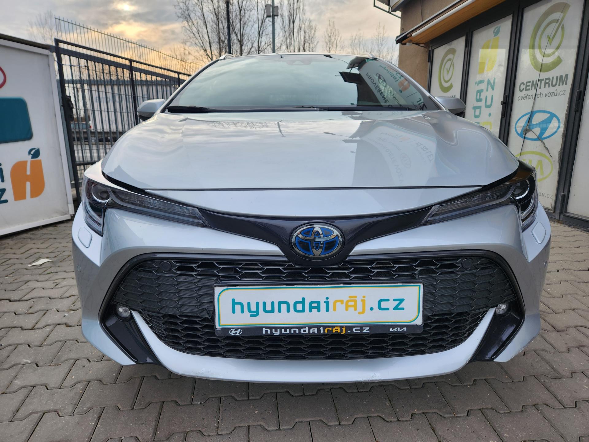 Toyota Corolla 2.0-AUTOMAT-NAVI-HYBRID
