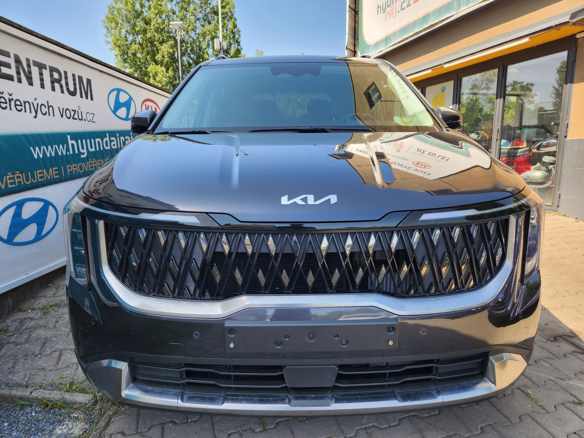 Kia Carnival 2.2-NOVÝ MODEL-7míst