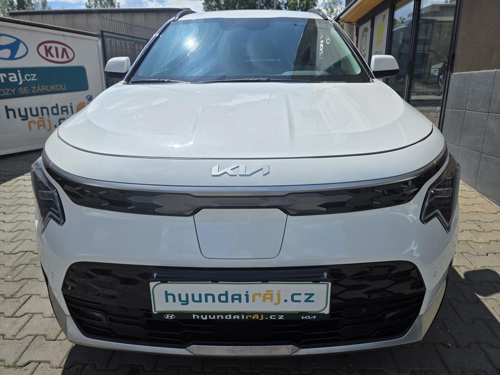 Kia e-Niro 1.MAJ.-150kW-64,8kWH-ZÁRUKA