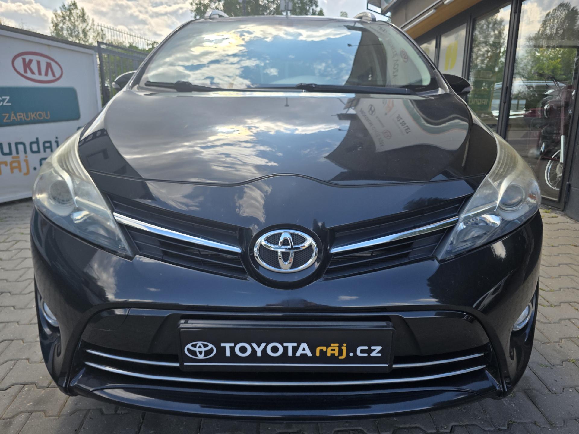 Toyota Verso 2.0-1.MAJ.-NÍZKÉ KM-7 MÍST