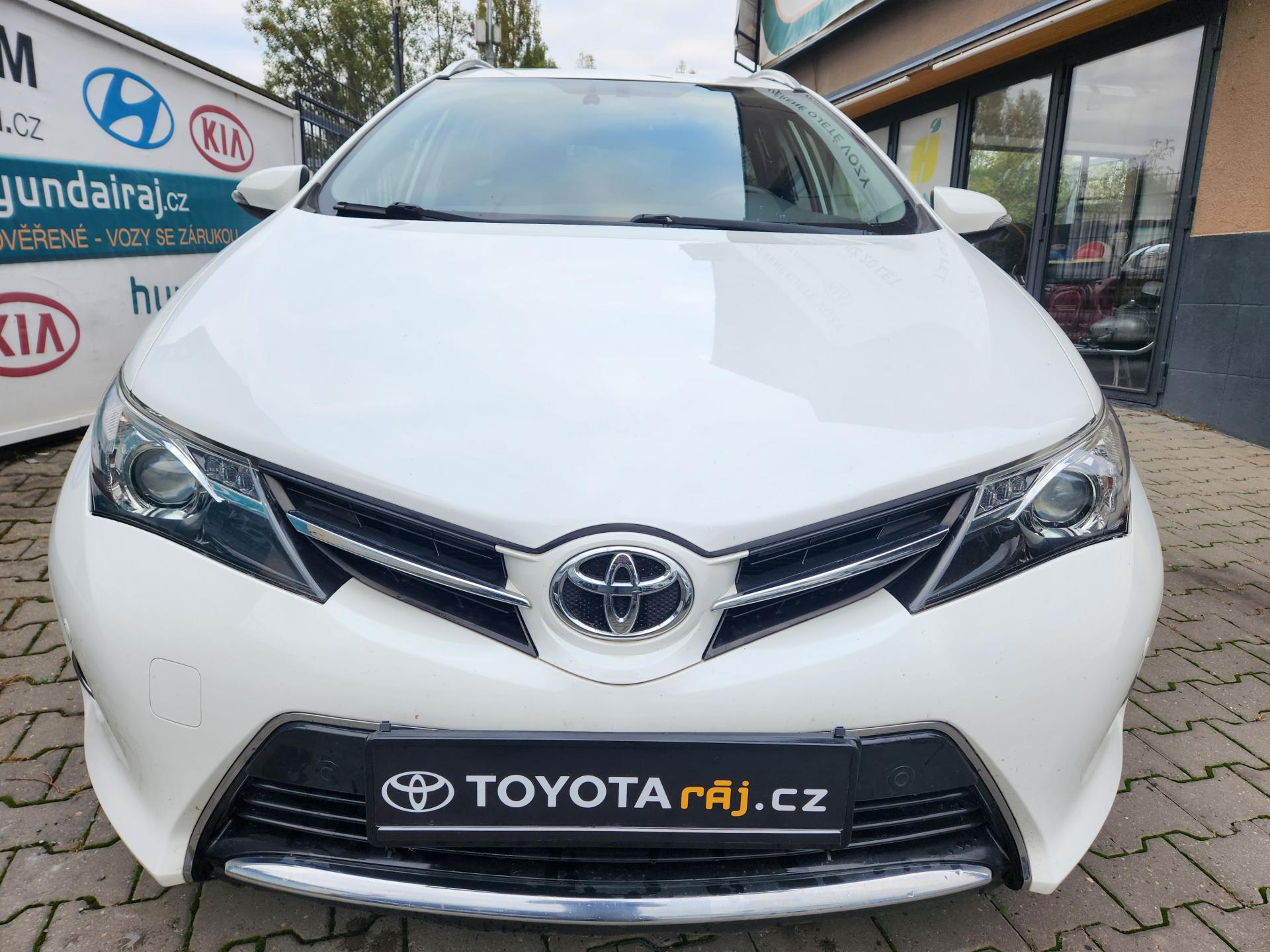 Toyota Auris 1.6-KAMERA-KLIMA-NAVI