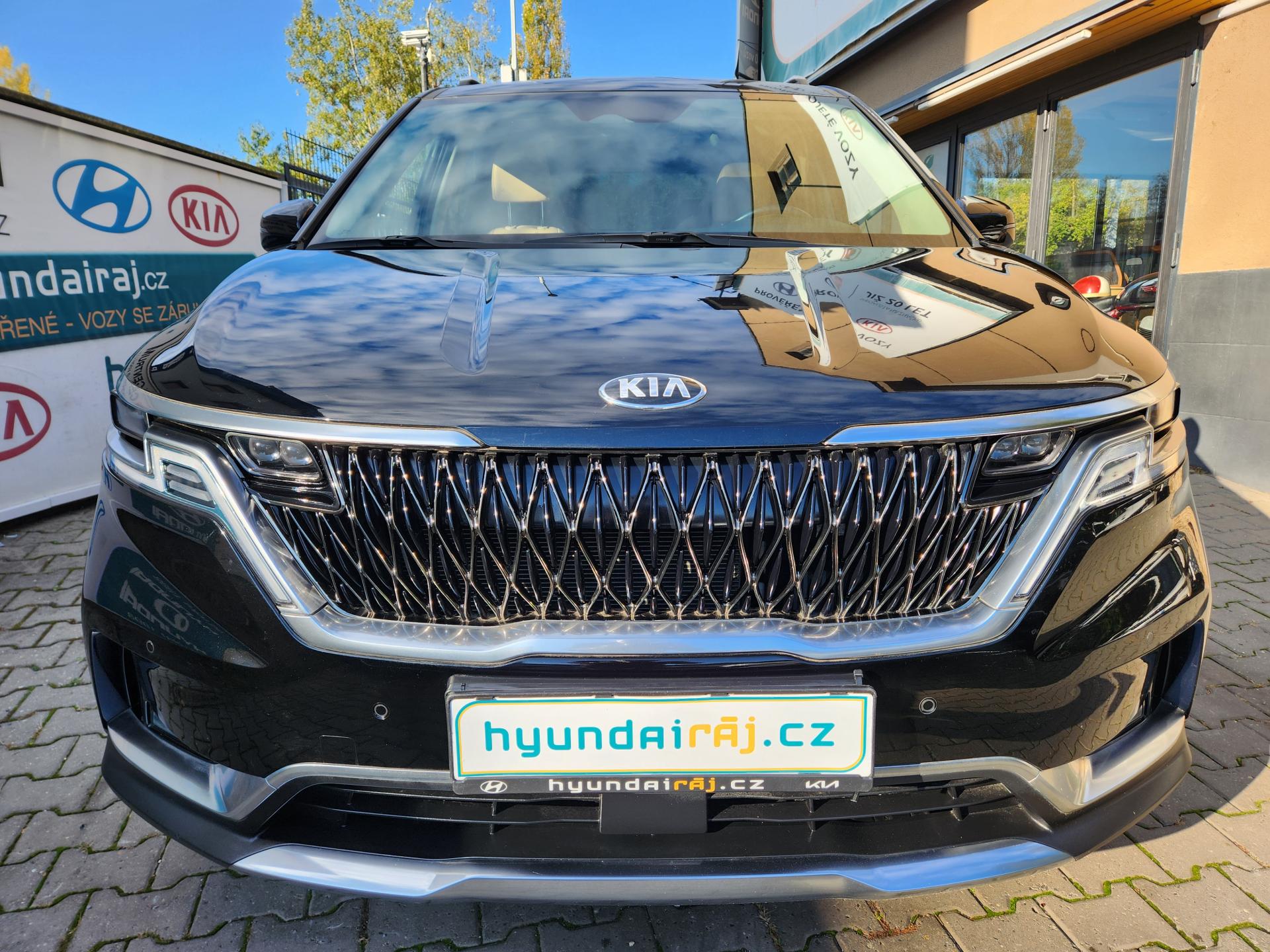 Kia Carnival 2.2-9míst-2xstř. okno-TOP STAV