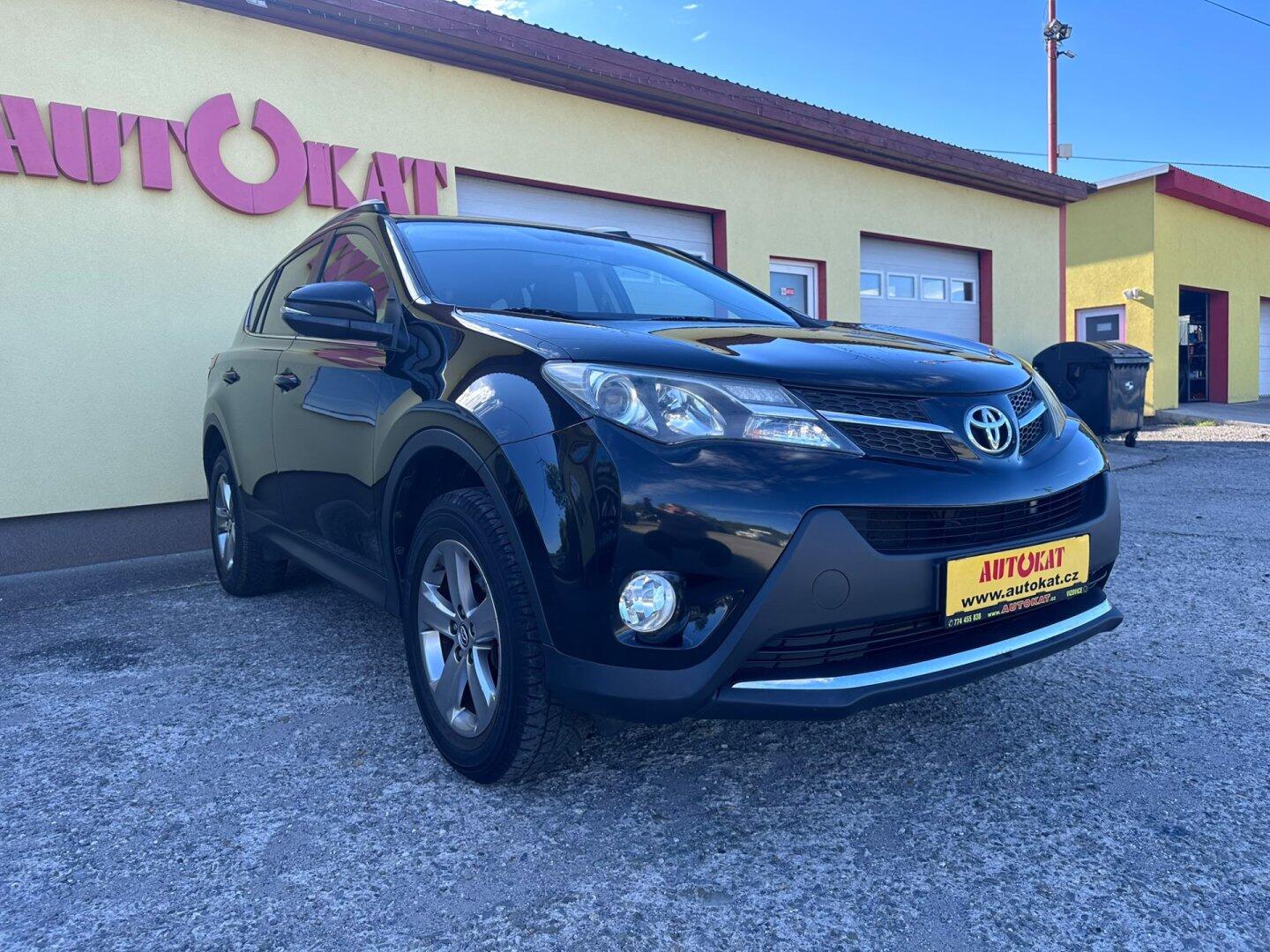 Toyota RAV4 2.0i 4x4/Tažné/Kamera/Tempomat