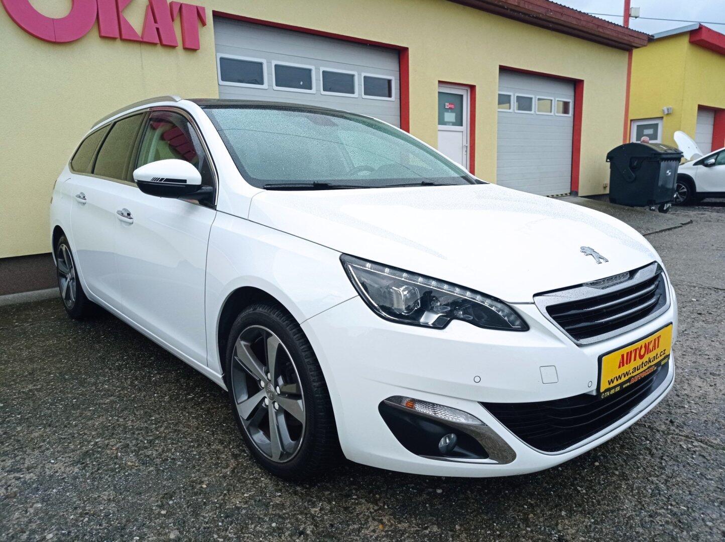 Peugeot 308 1.2i 96kW Navi/Panorama/1Maj
