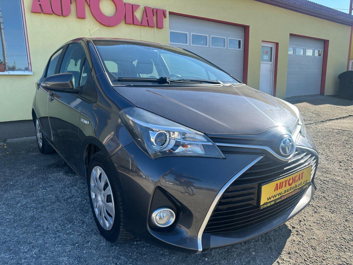 Toyota Yaris 1.5 Hybrid 74kW/Kamera/1Maj