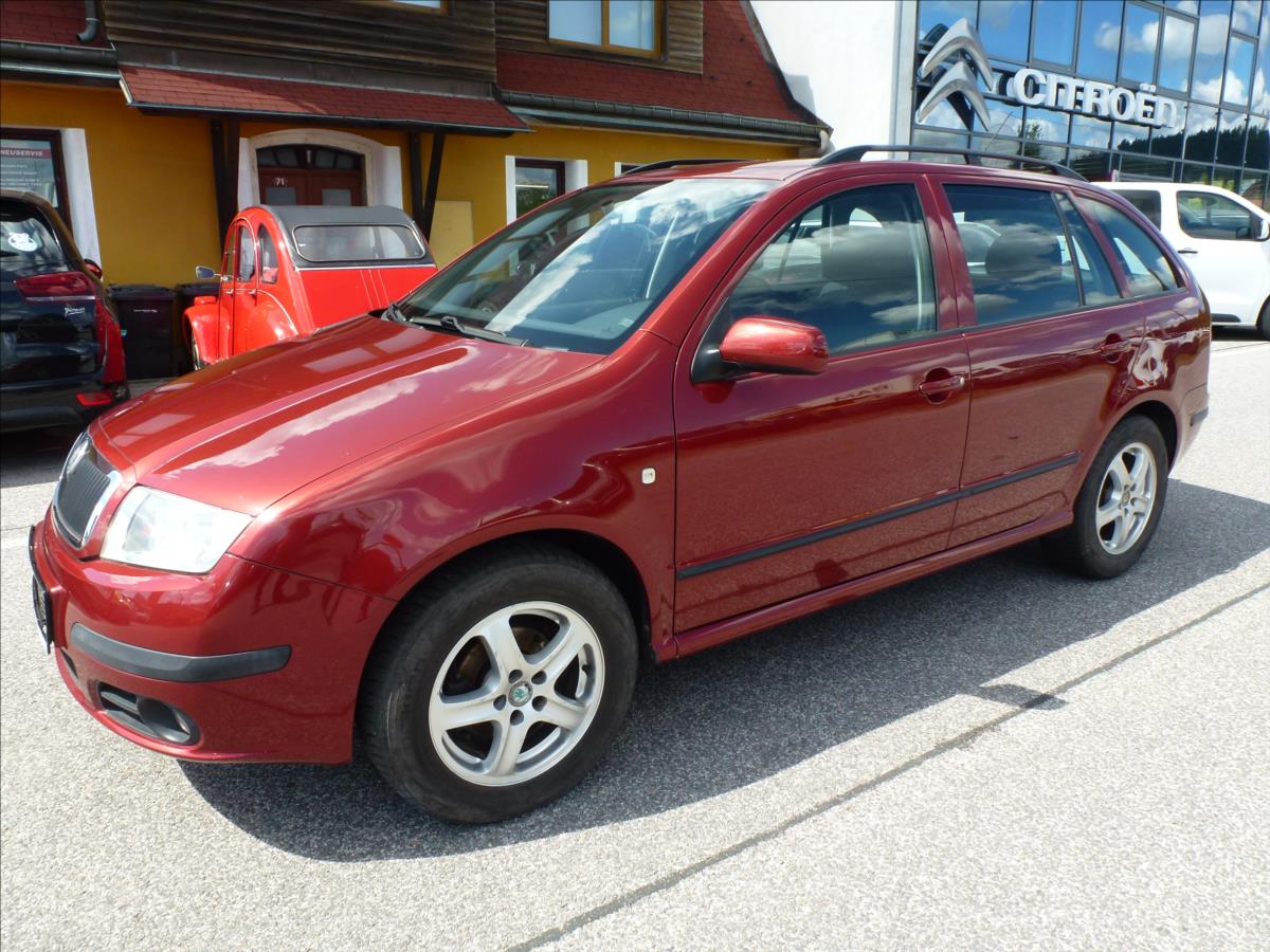 Škoda Fabia 1,4 16V Parkovací kamera