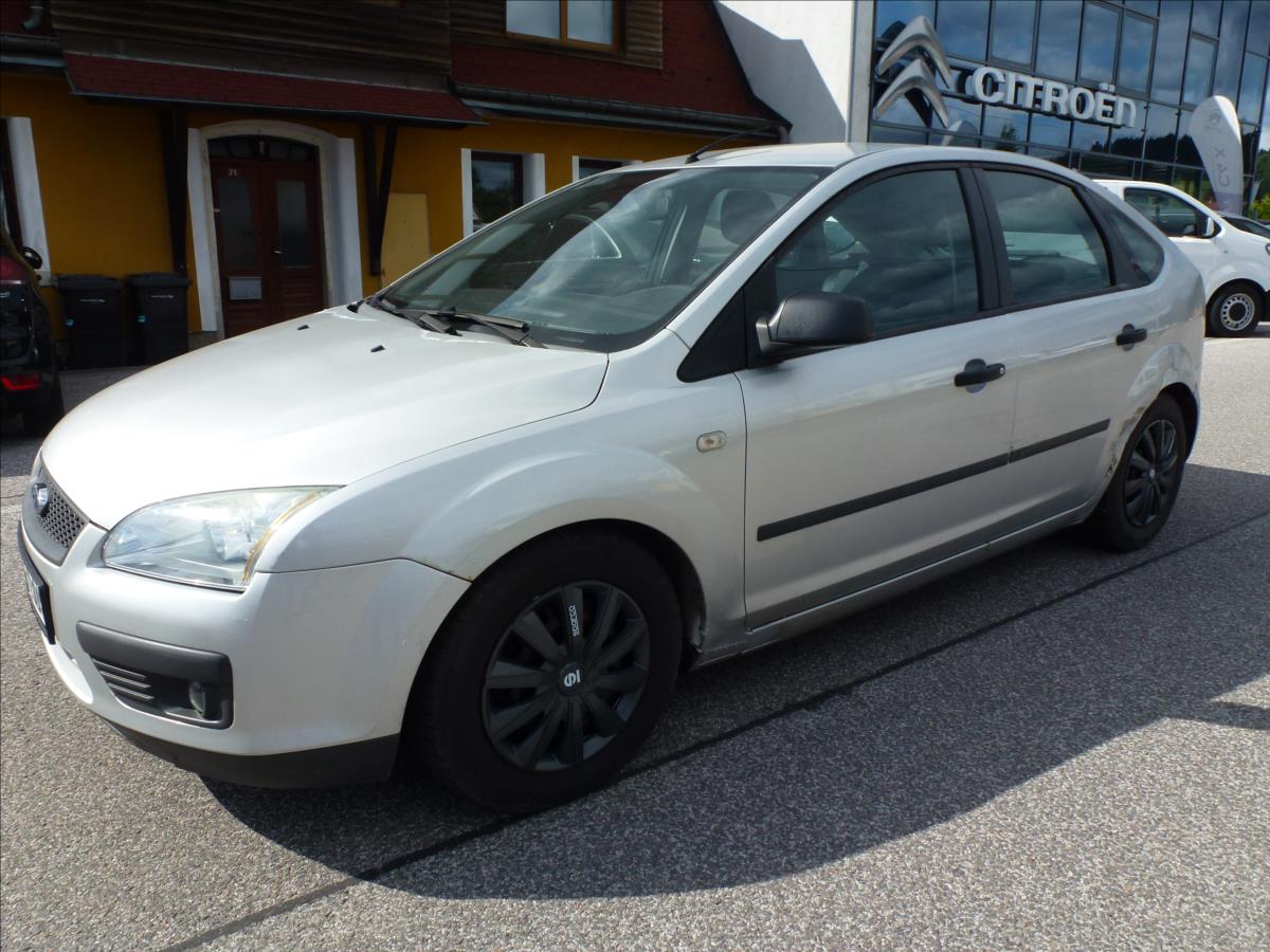Ford Focus 1,6 16V NOVÁ STK