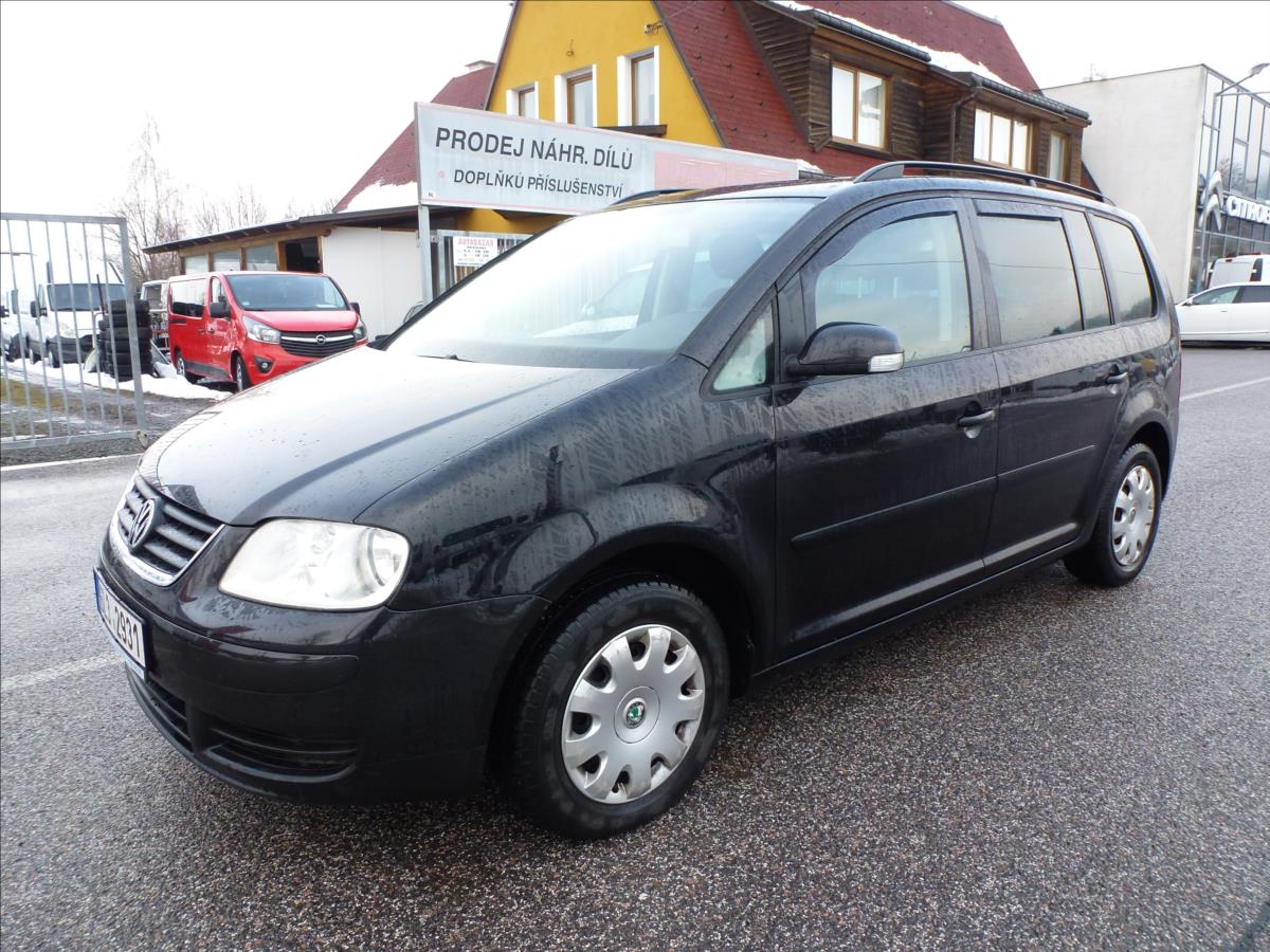 Volkswagen Touran 2,0 TDI 6rychl,TZ,Klima,7míst
