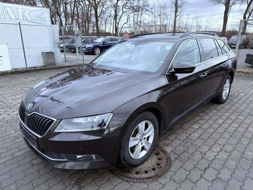 Škoda Superb 2.0 TDI 110 kW DSG, navigace