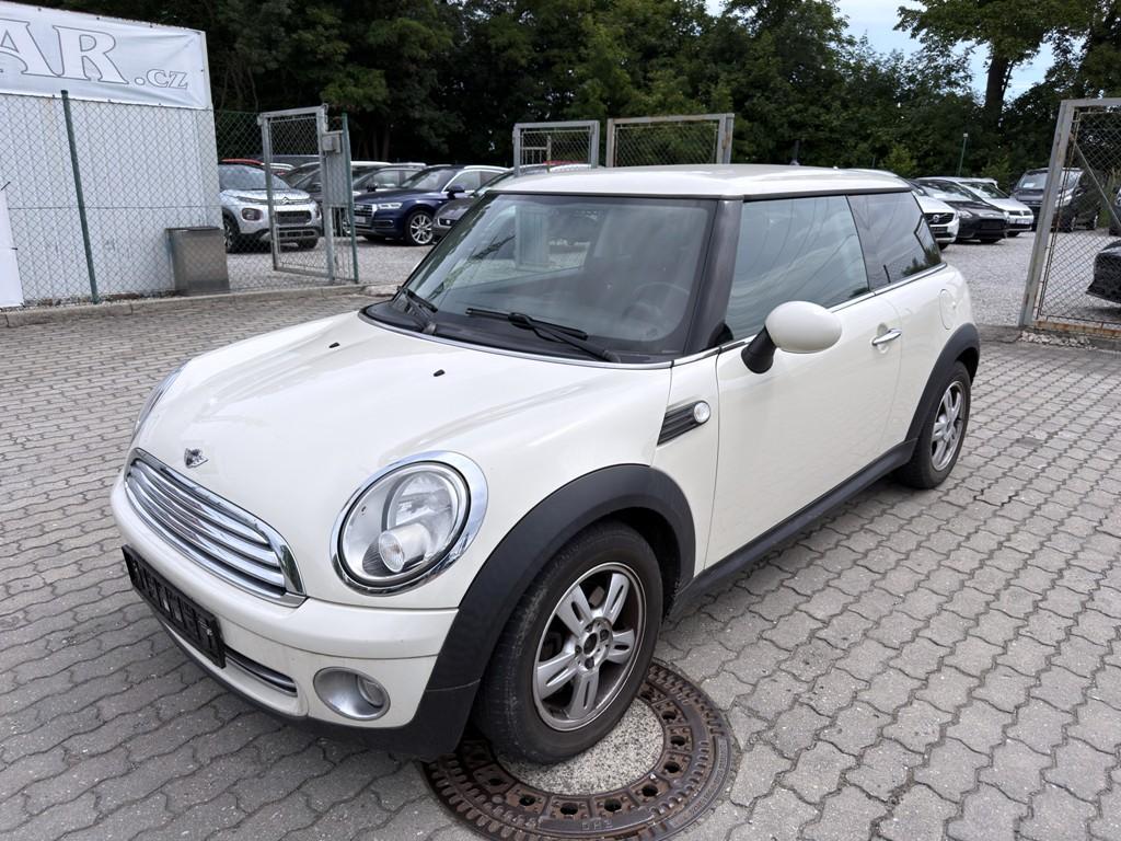 Mini One 1.4i 70 kW servisní knížka