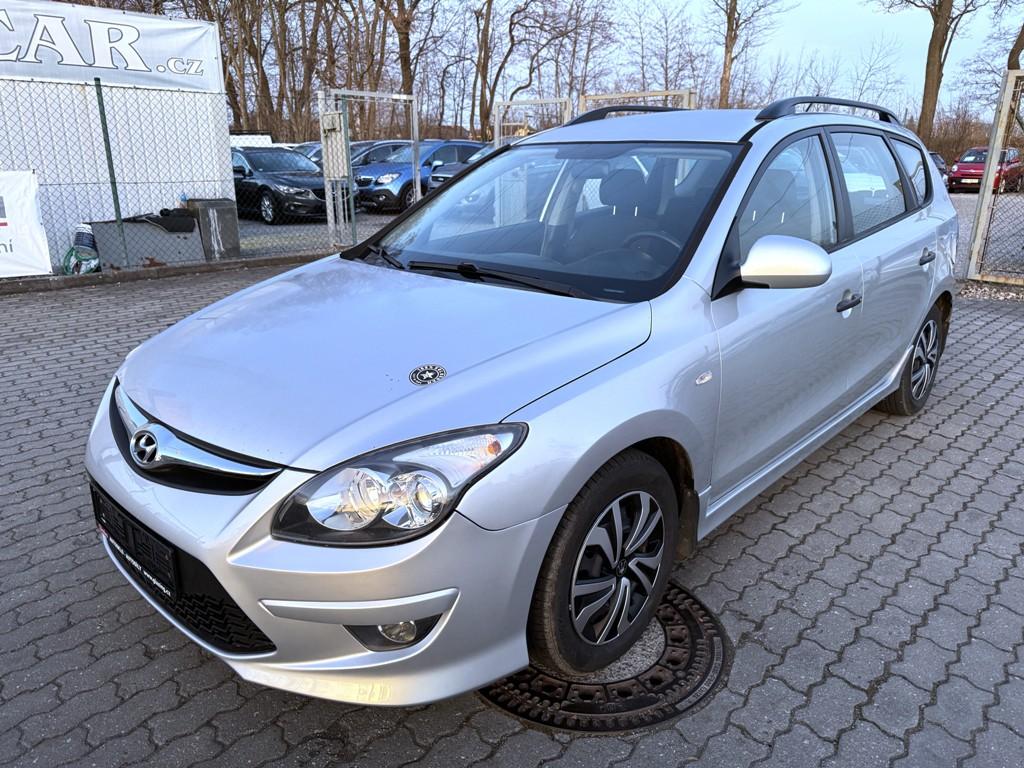 Hyundai I30 1.6 CRDi 66 kW servisní knížka