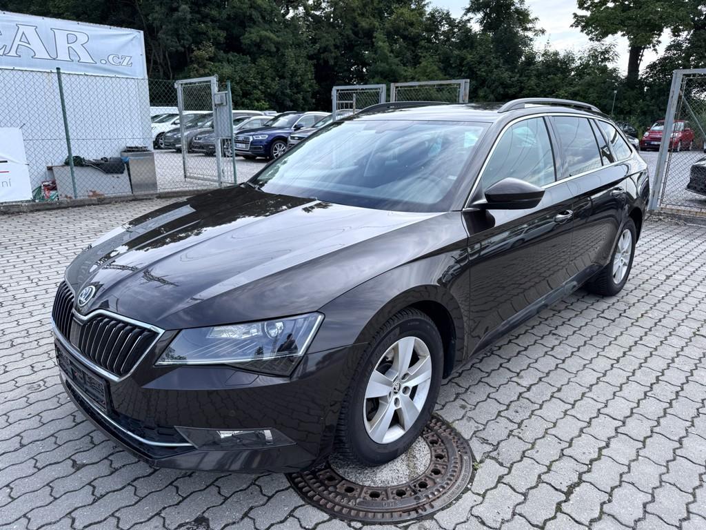 Škoda Superb 2.0 TDI 110 kW DSG, navigace