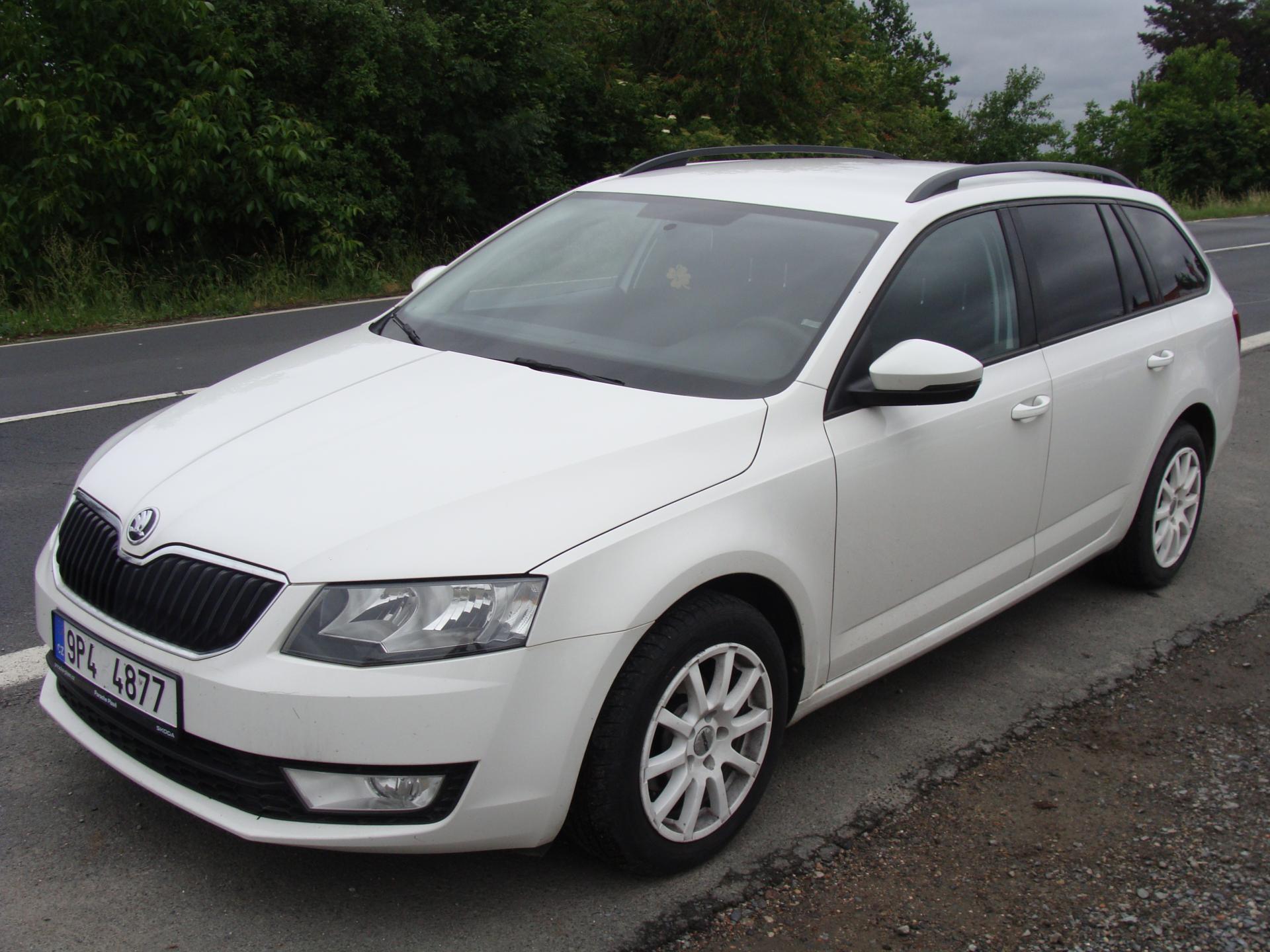 Škoda Octavia 1.6 TDi, 66 kW, klimatizace