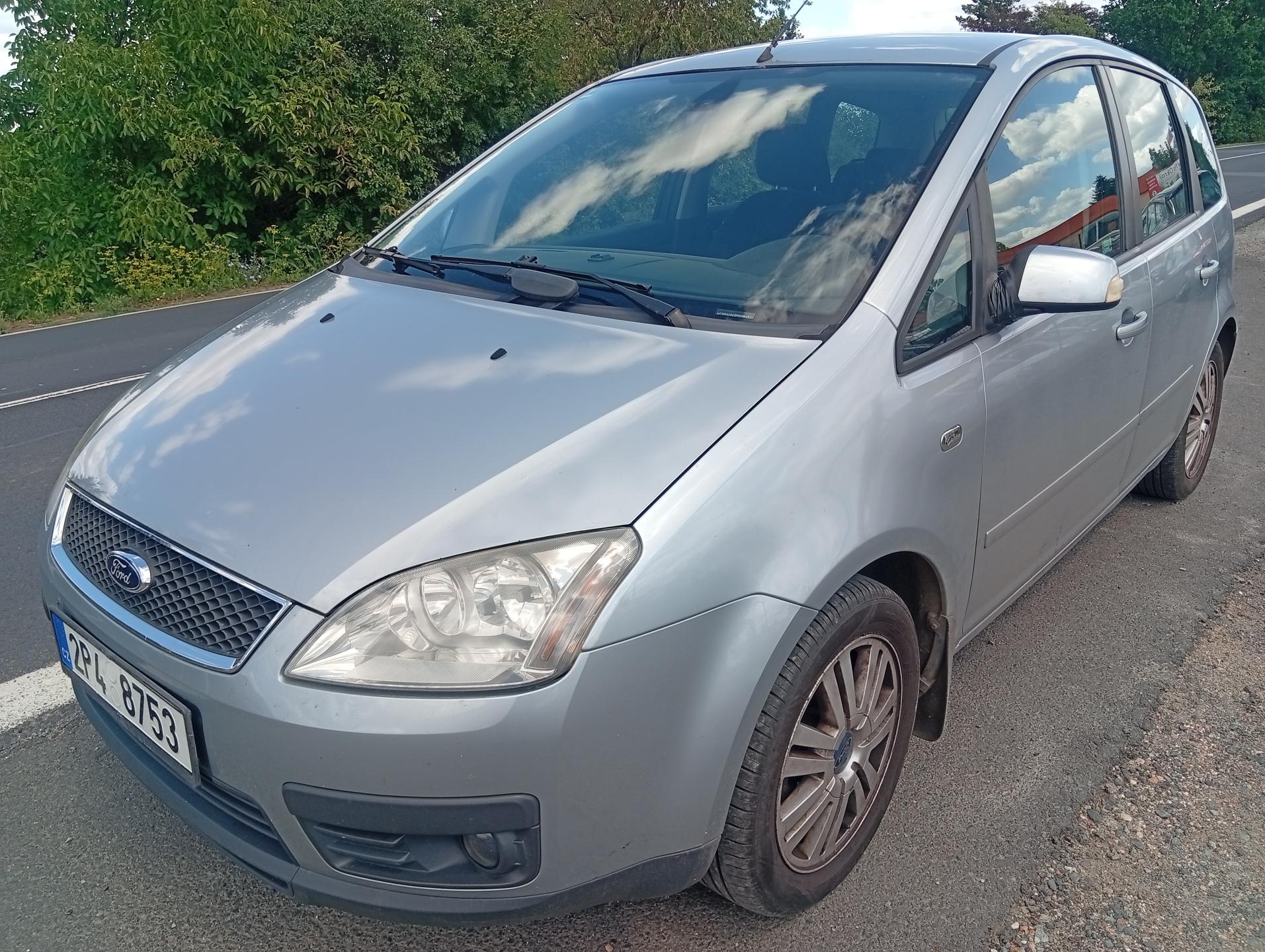 Ford C-MAX 1.6i Ghia, koupeno v ČR