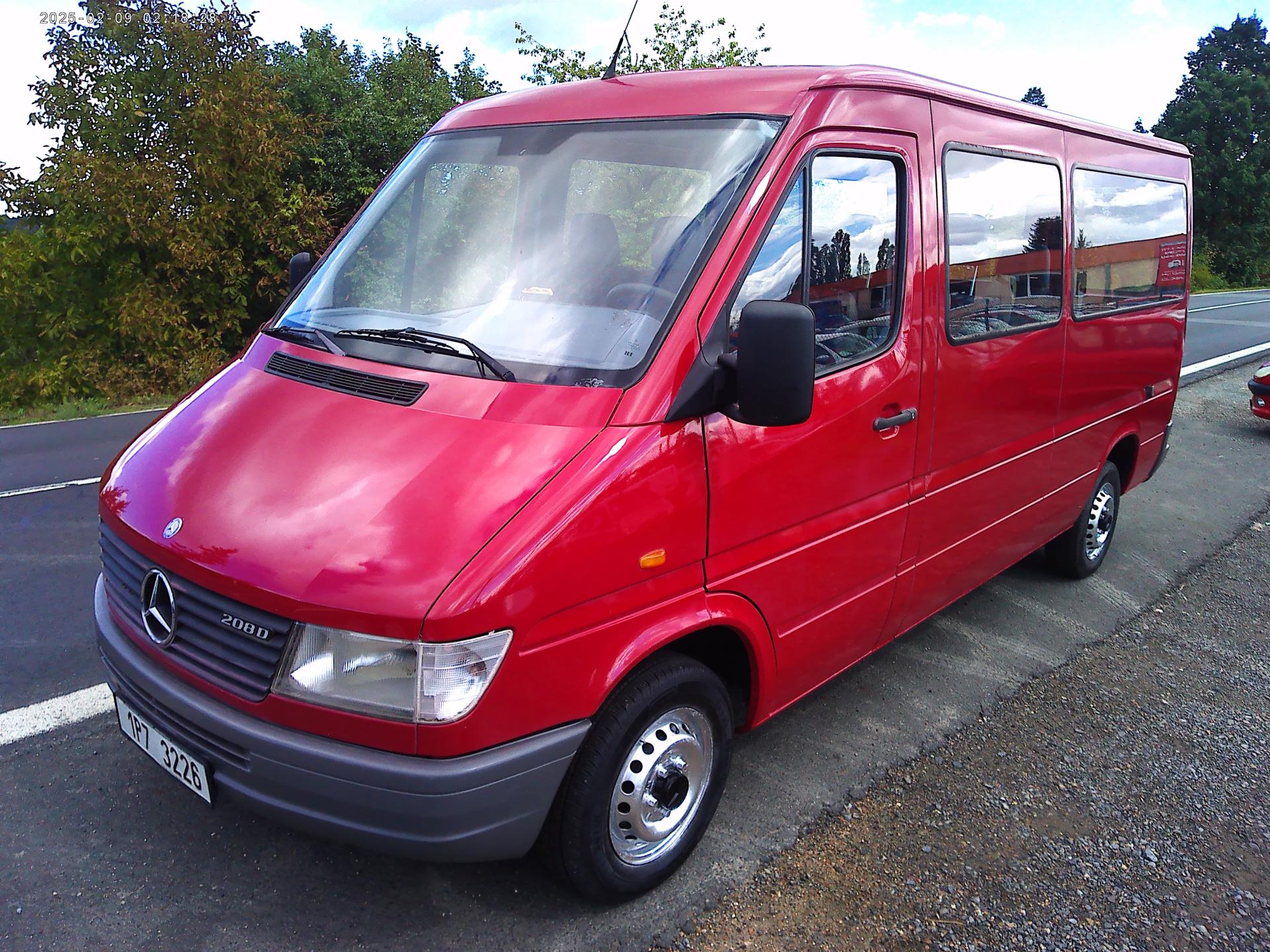 Mercedes-Benz Sprinter 208D, 58 kW, 9 míst, nová STK