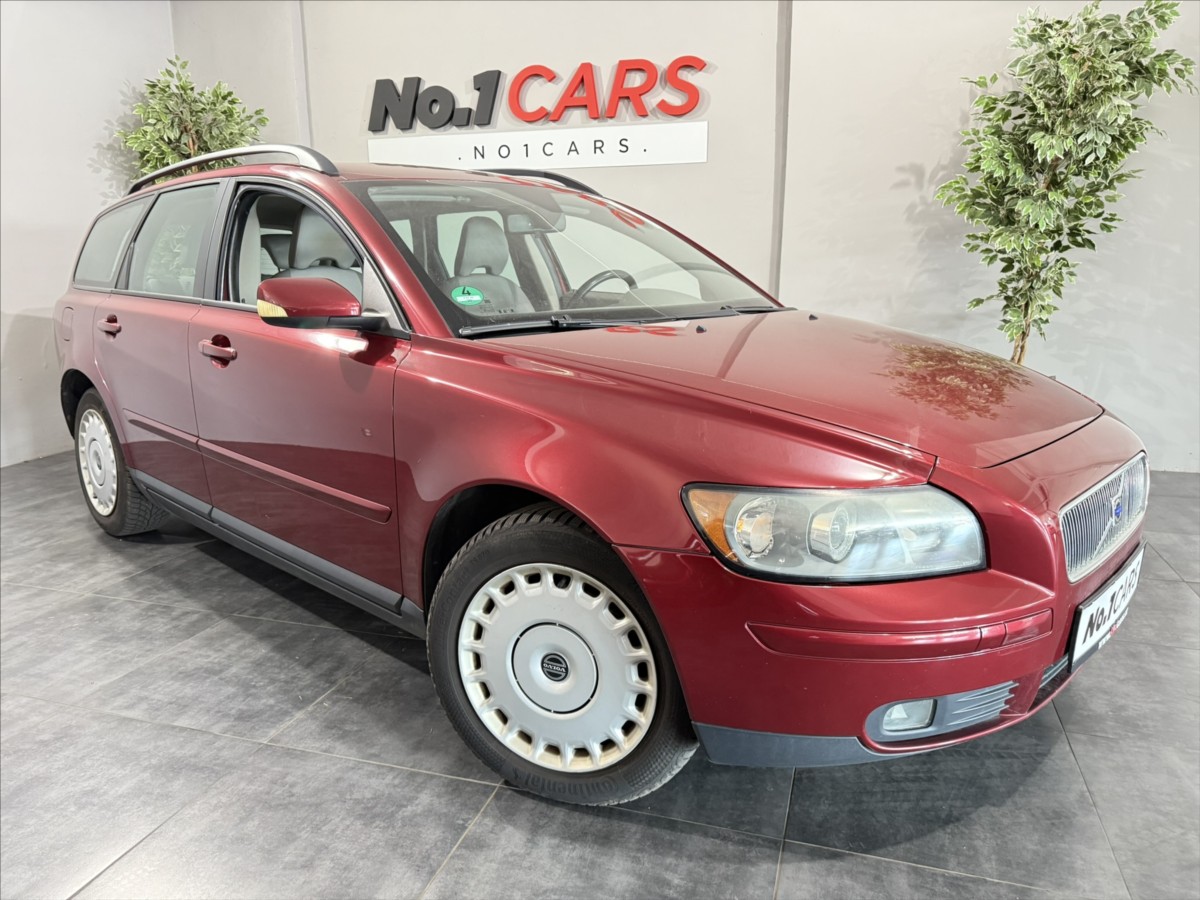 Volvo V50 2,0 D 100KW KRÁSNÝ STAV TZ