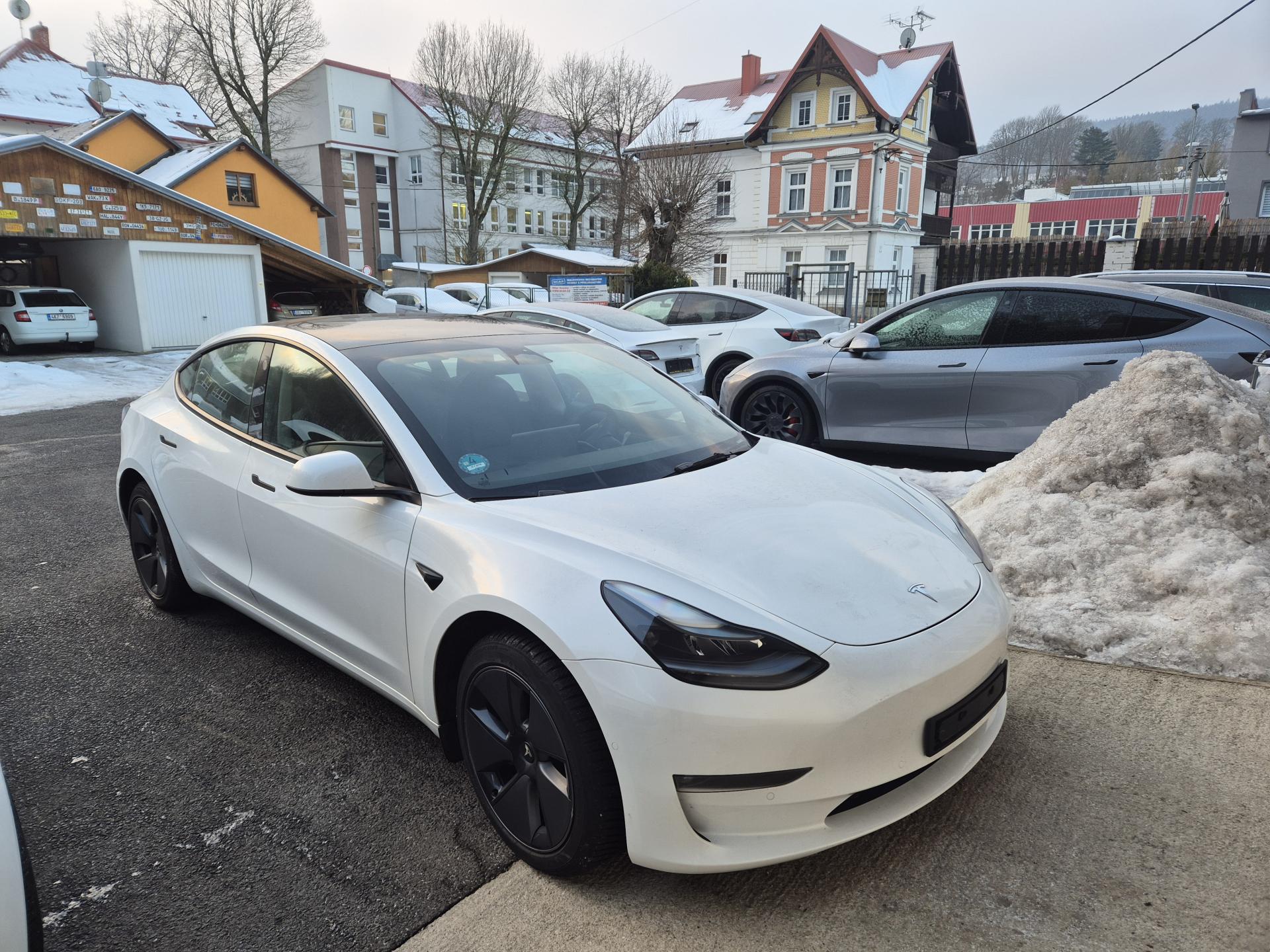 Tesla Model 3 STANDART RANGE PLUS 239kw
