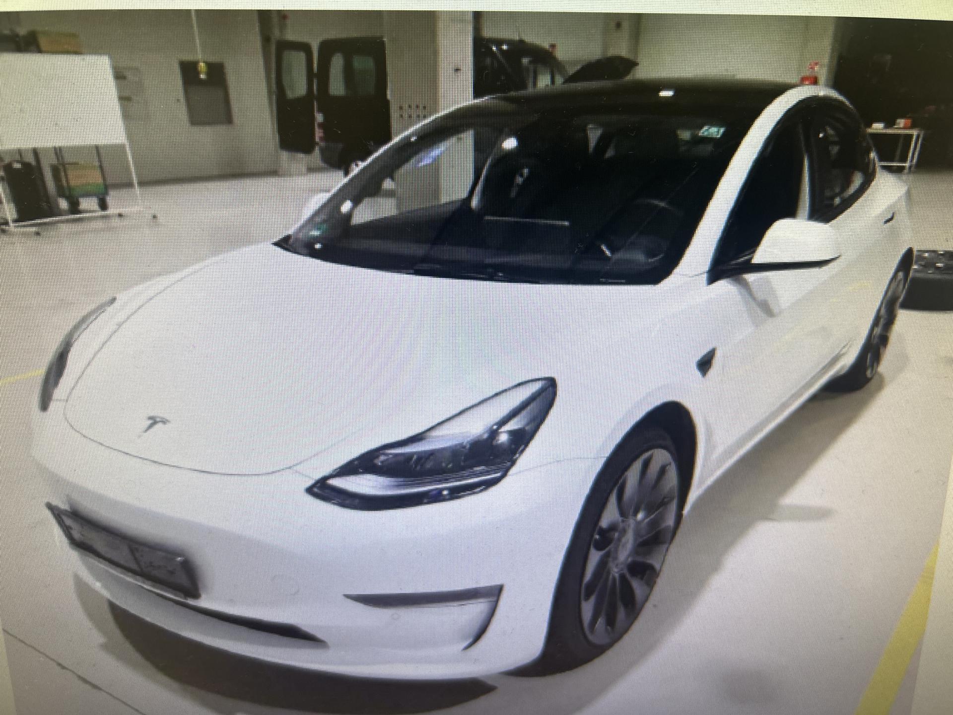 Tesla Model 3 PERFORMANCE 393kw SOH 95%
