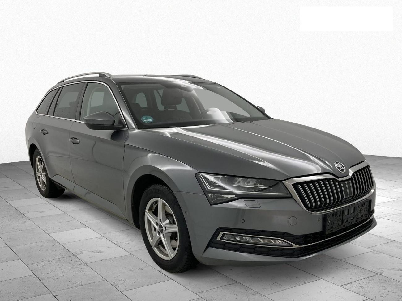 Škoda Superb Combi 2,0TDi DSG 110kw 17ALU