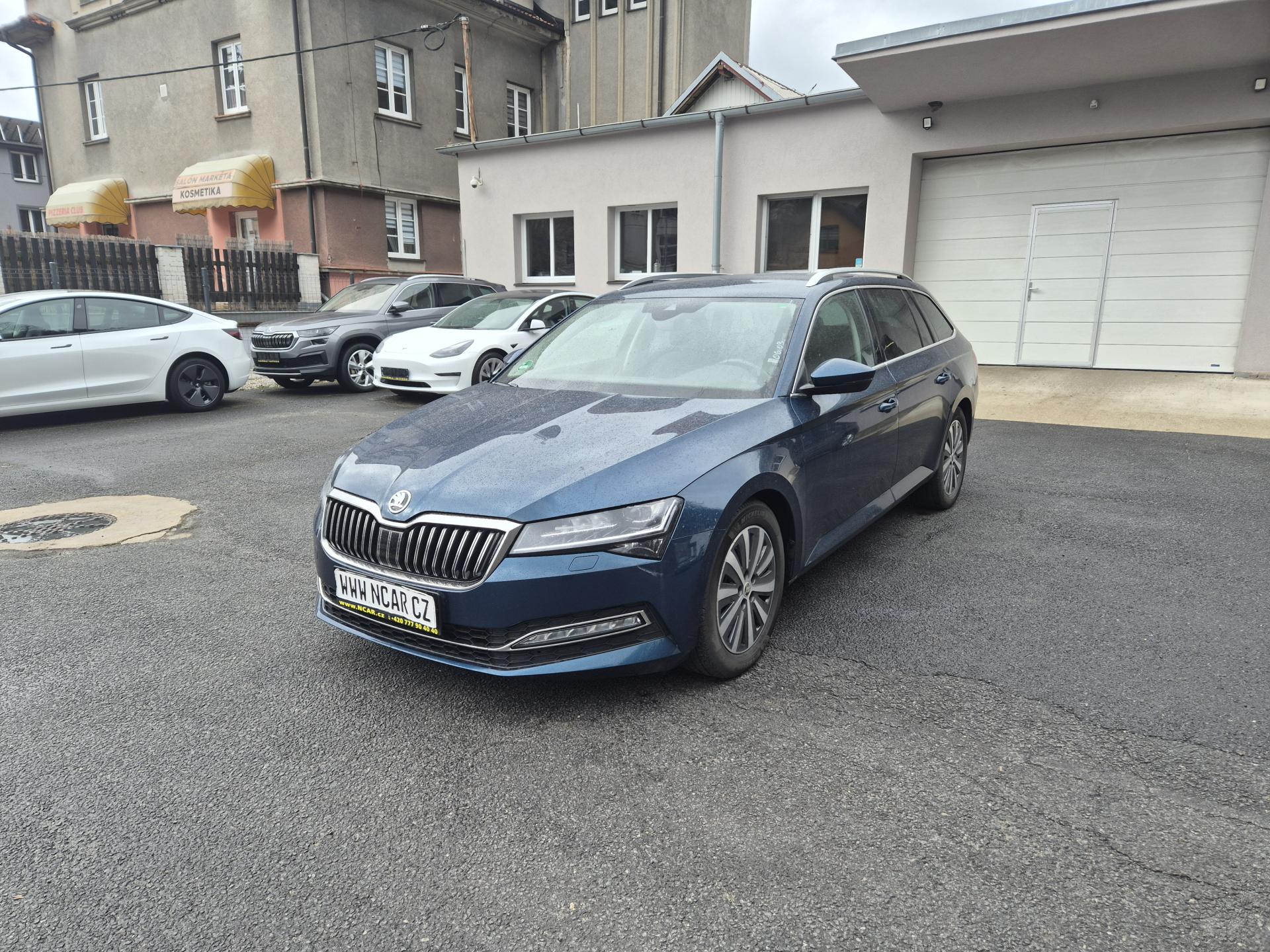 Škoda Superb 2,0TDi 110kw DSG 17ALU WEBASTO - foto 3