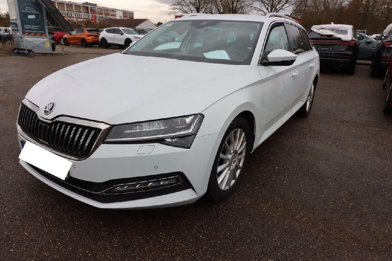 Škoda Superb Combi 2,0TDi DSG 110kw 17ALU