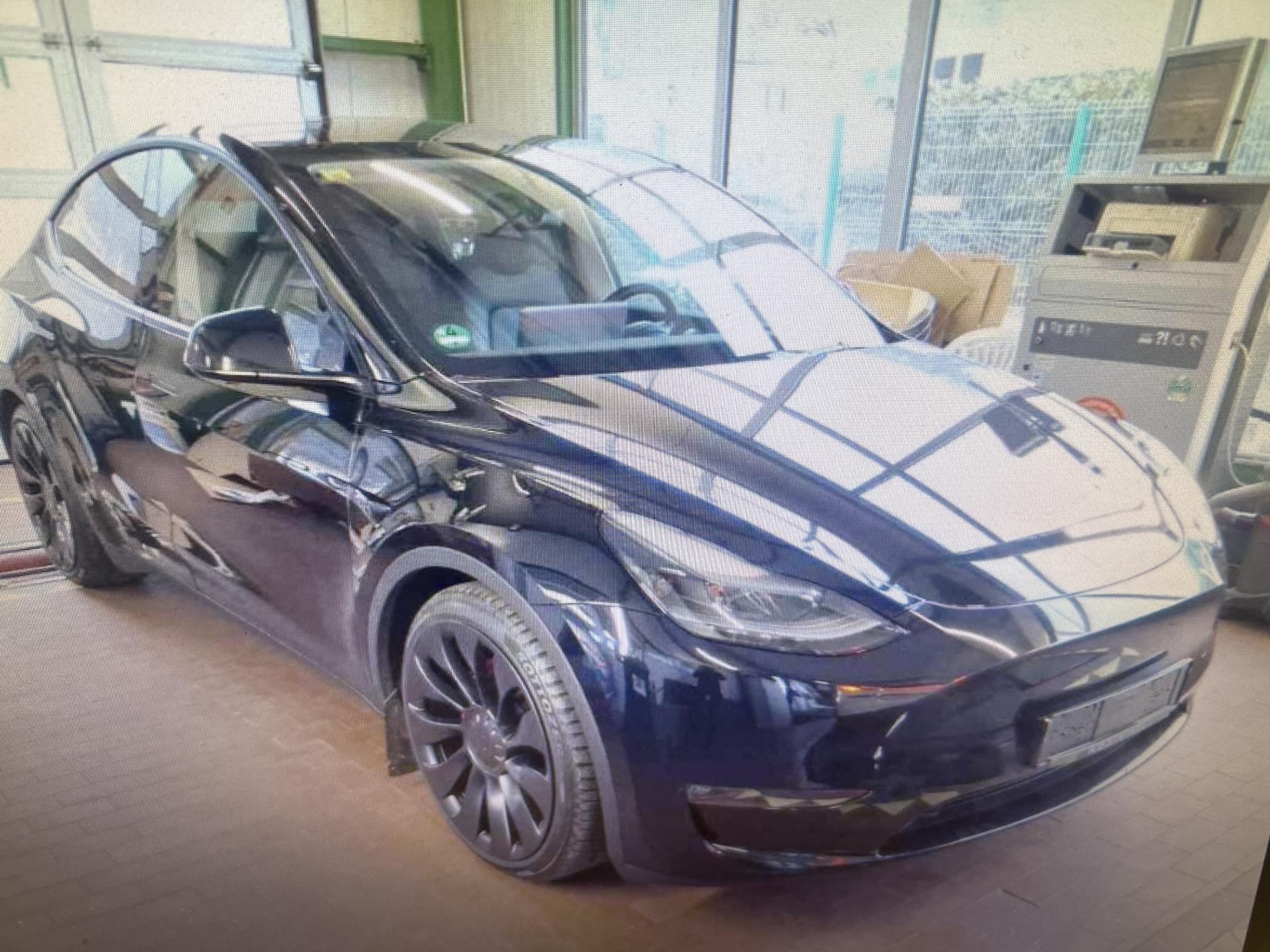 Tesla Model Y PERFORMANCE 393kw SOH 94%