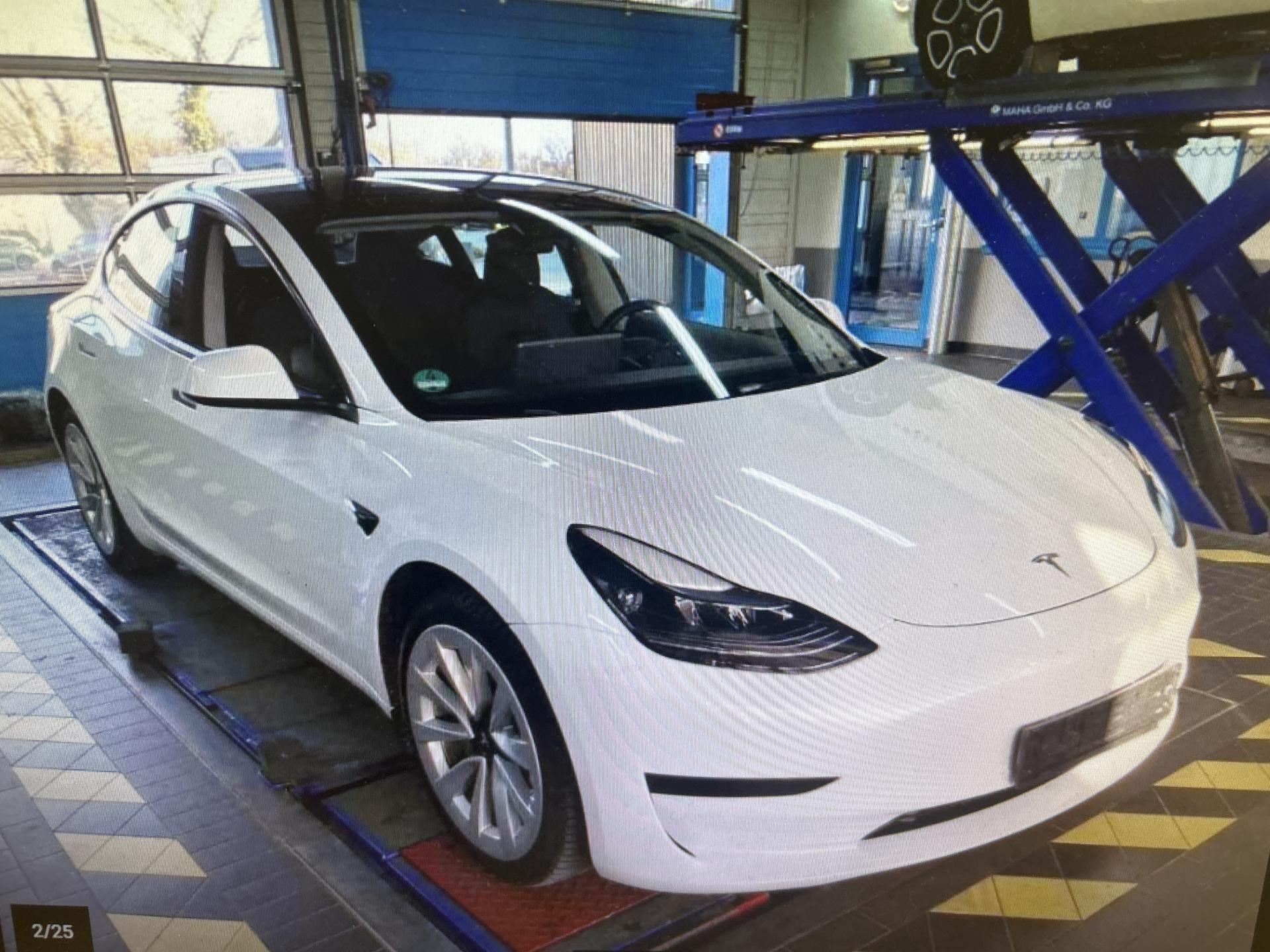Tesla Model 3 STANDART RANGE SOH 95%