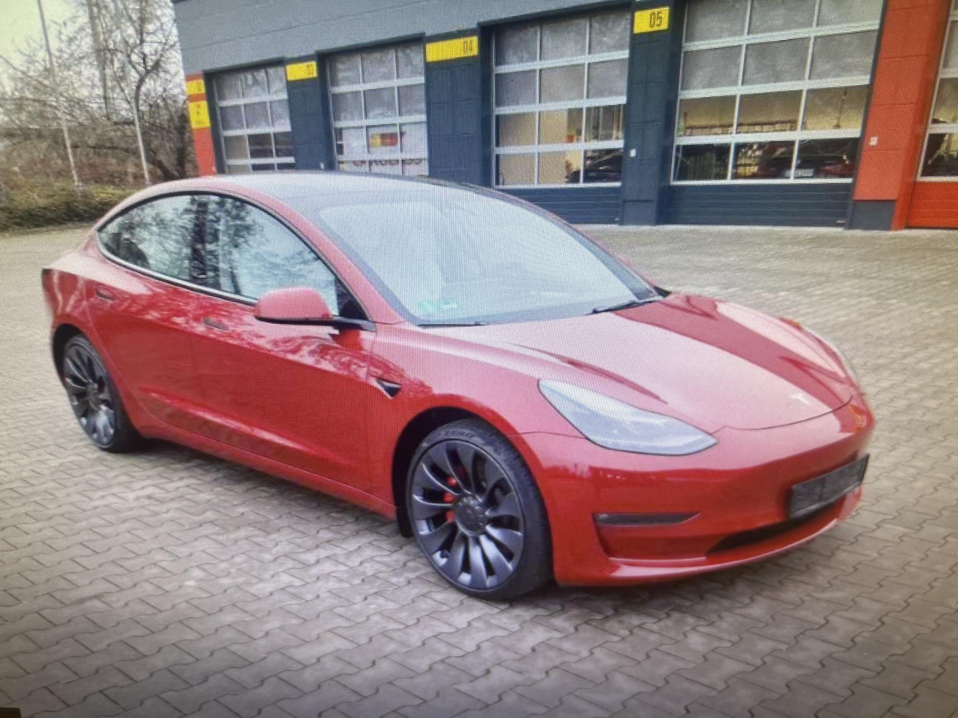 Tesla Model 3 PERFORMANCE 393kw SOH 95%