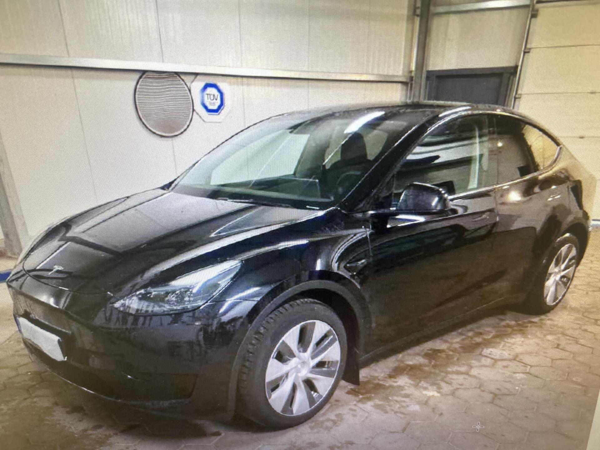 Tesla Model Y RWD 220kw 19ALU SOH 95%