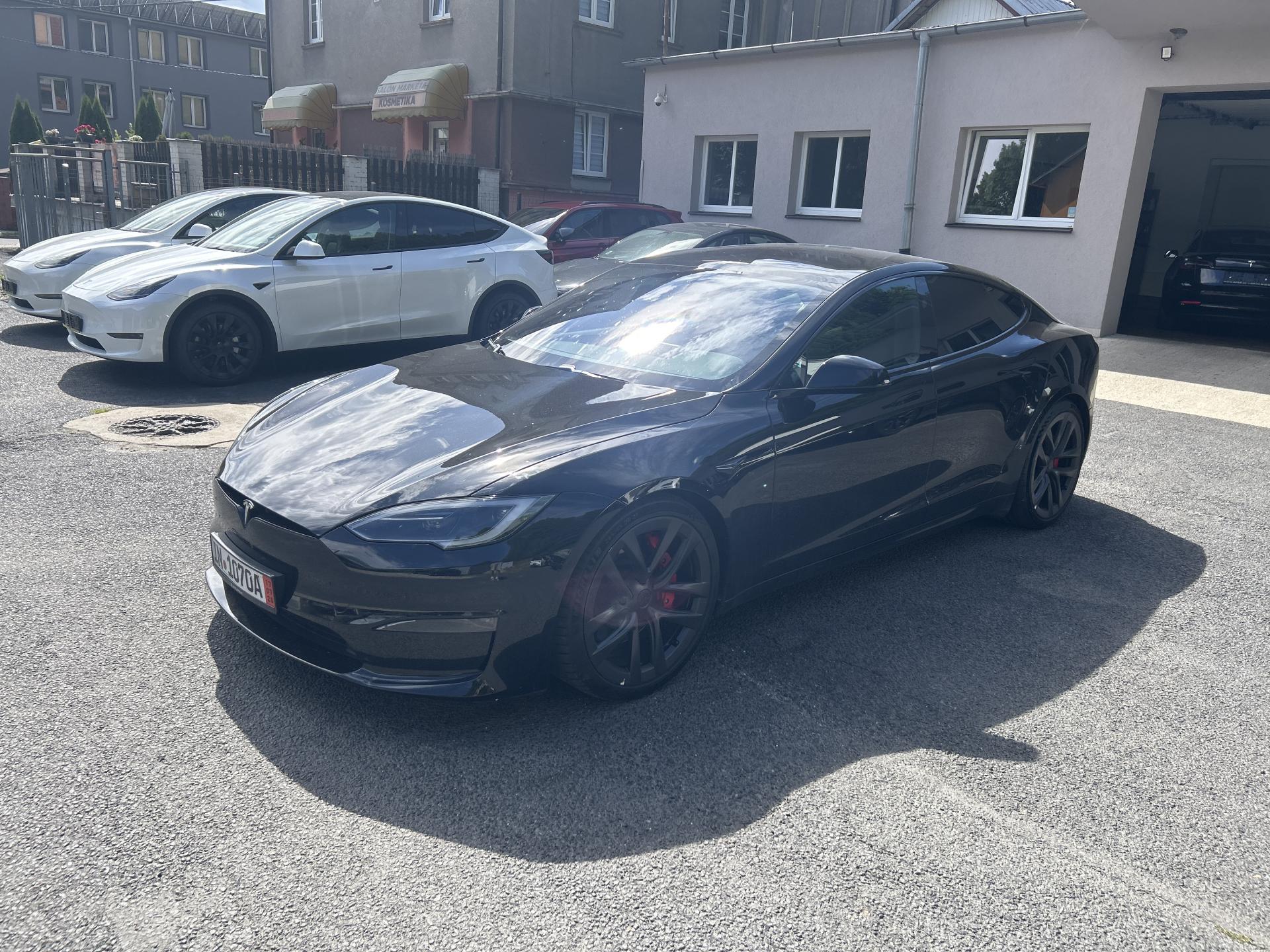 Tesla Model S PLAID PERFORMANCE