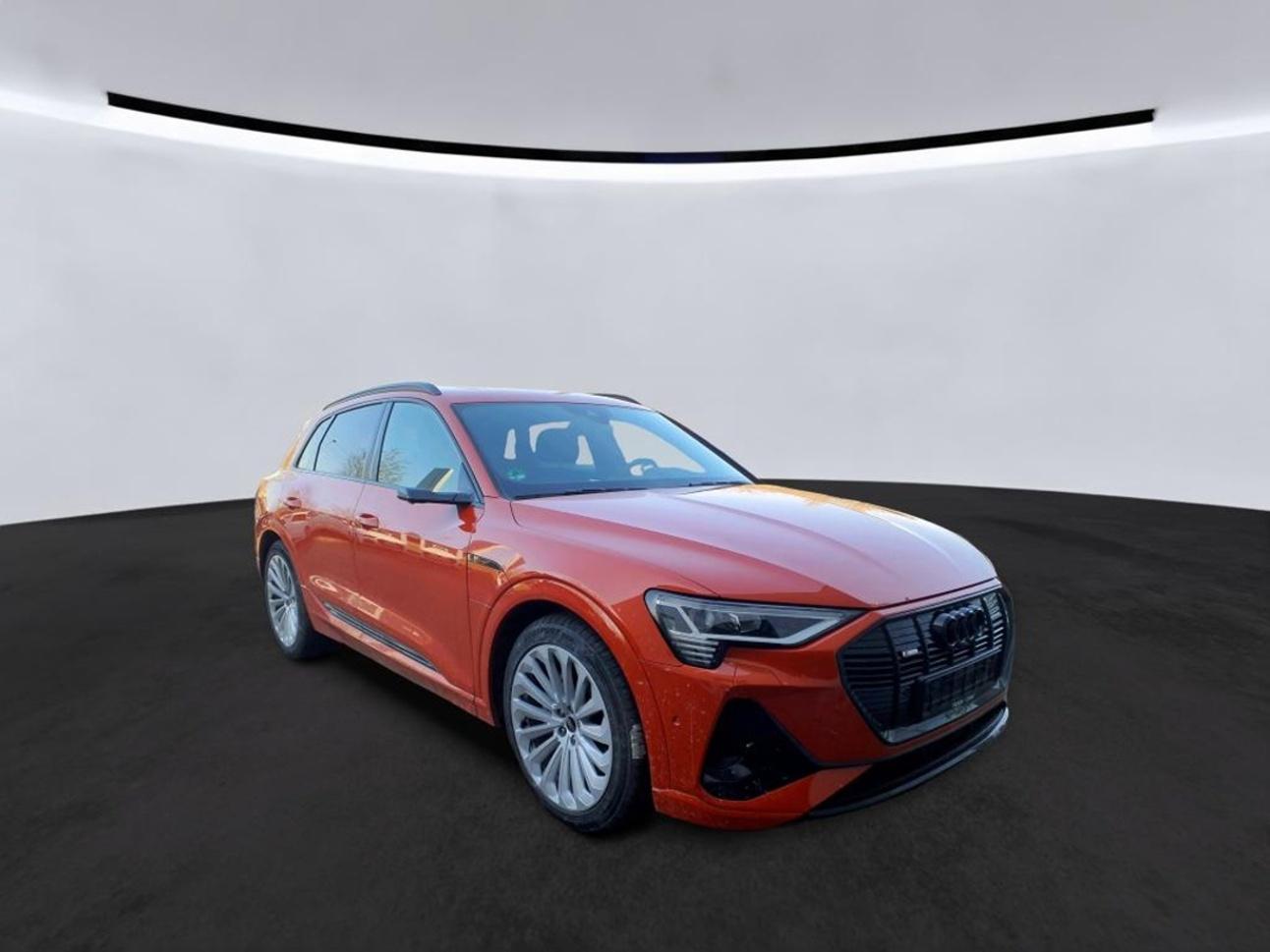 Audi e-tron 55 QUATTRO 300kw SOH 97 %