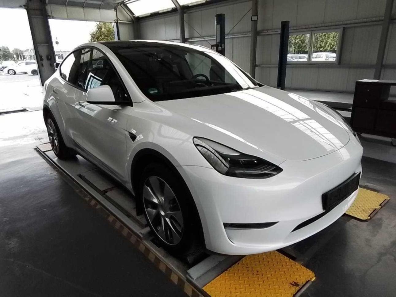 Tesla Model Y LONG RANGE DUAL MOTOR TZ 92,4%