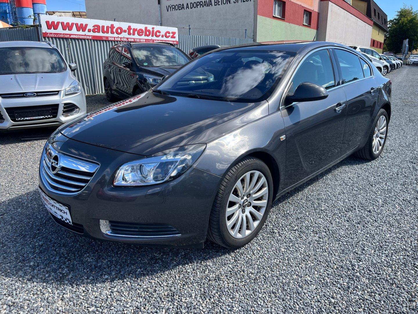 Opel Insignia 1.8 16V COSMO