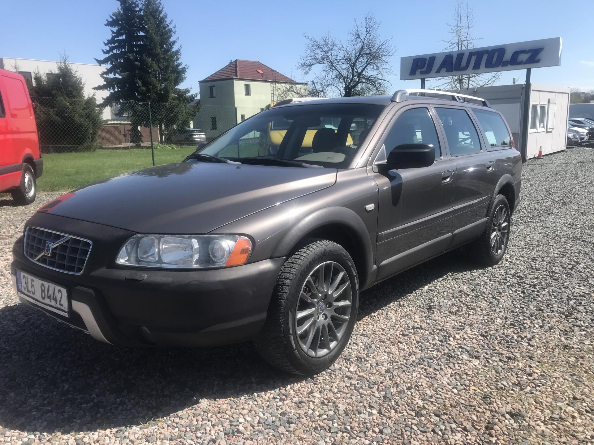 Volvo XC70 2.4 D5 136 KW,AWD,AUTOMAT