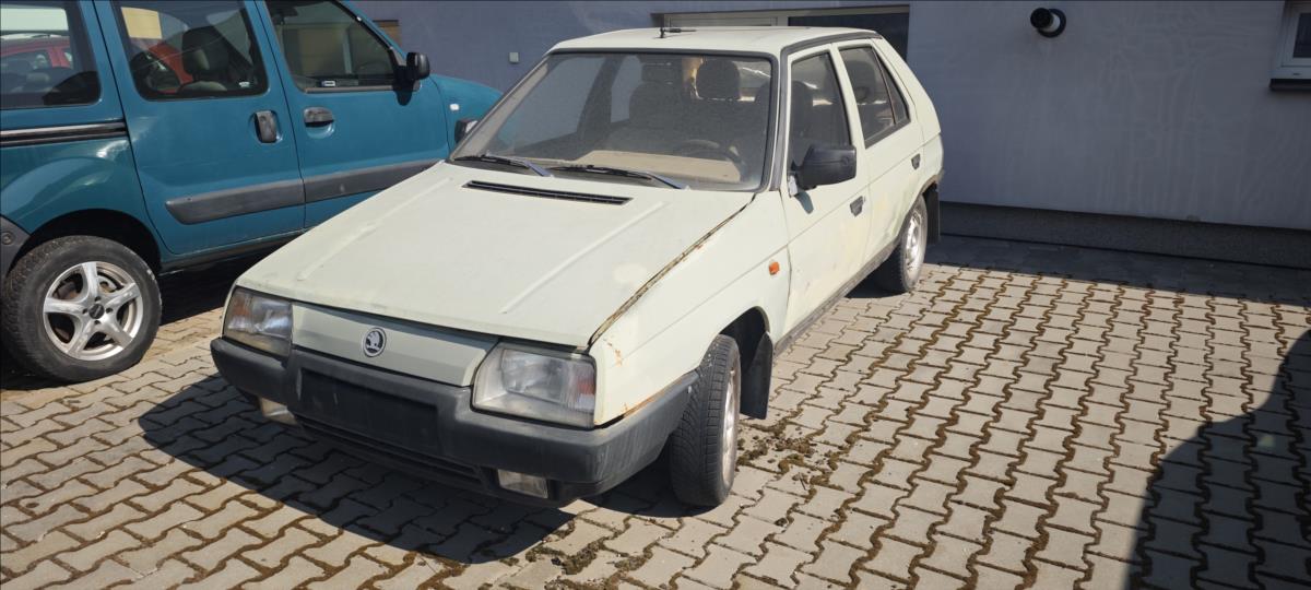 Škoda Favorit 1,3 ECO UHRAZENO 1.MAJITEL 13