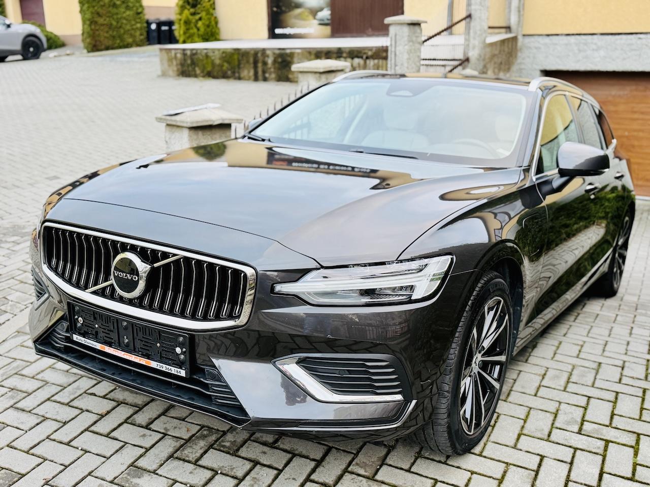 Volvo V60 2,0 T6 4x4 Recharge TAŽNÉ ČR
