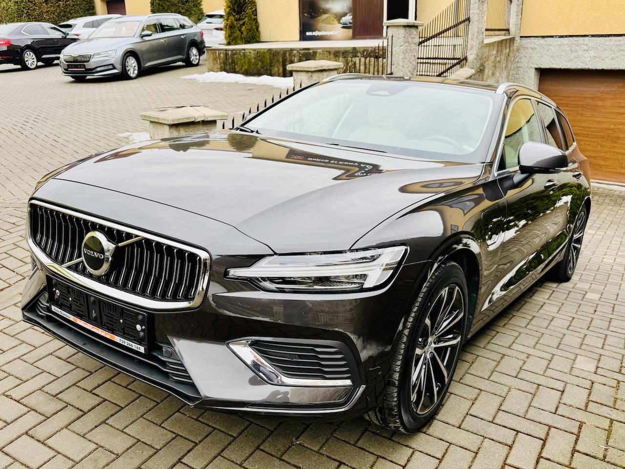 Volvo V60 2,0 T6 4x4 Recharge TAŽNÉ ČR