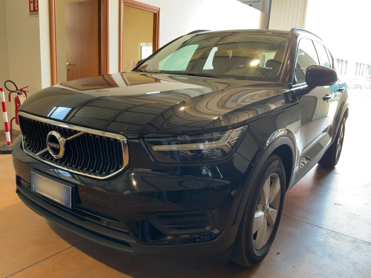Volvo XC40 1.5 T2 Momentum 2WD automat