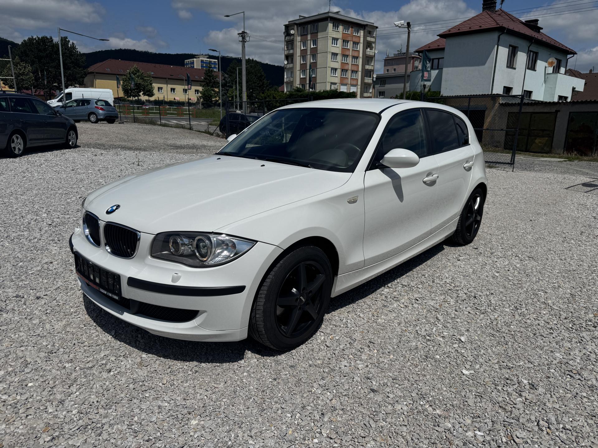 BMW Řada 1 2.0i,SERVISKA,XENONY,2SADY KOL