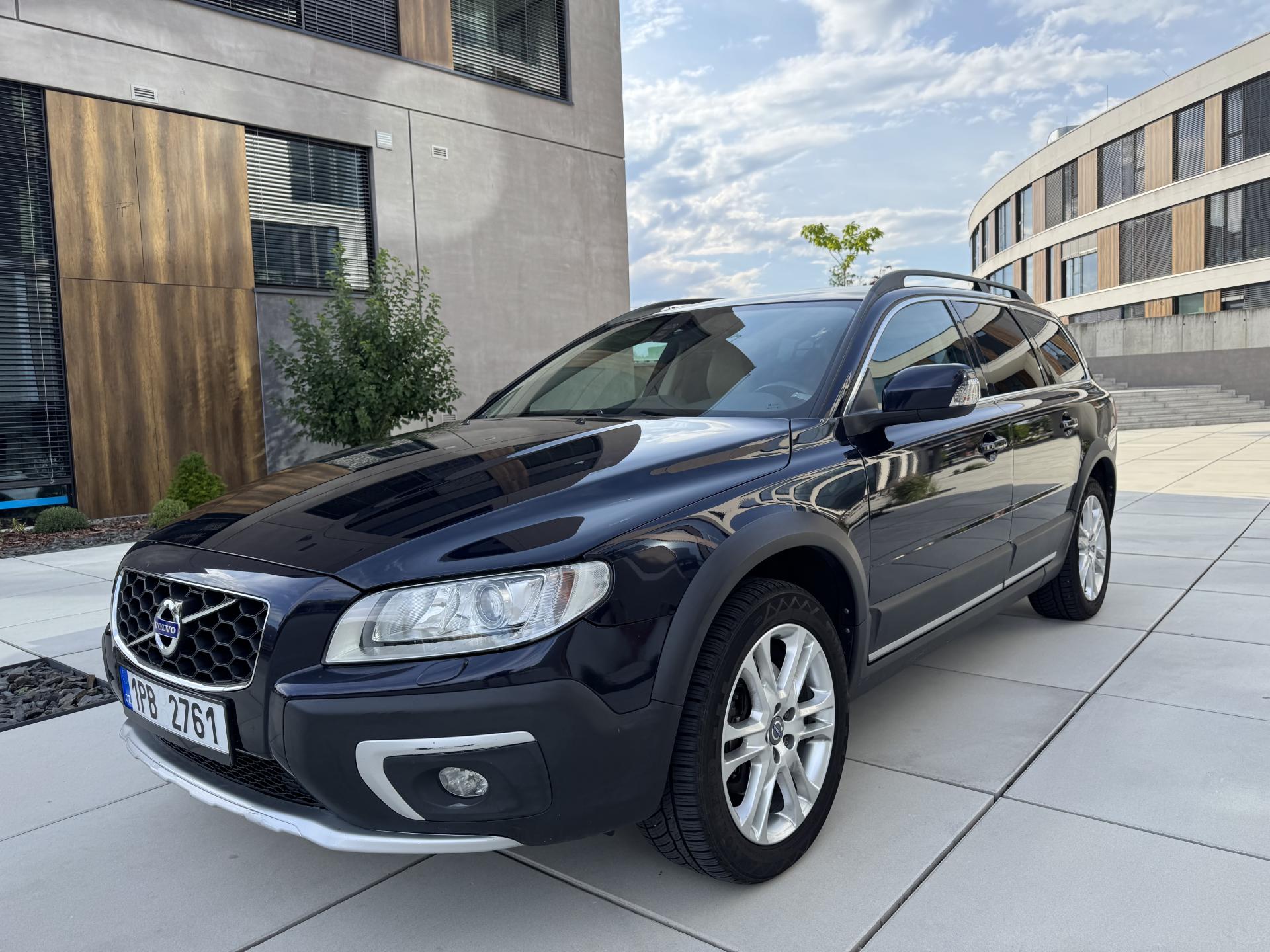 Volvo XC70 D5 SUMMUM 4x4 TAŽNÉ