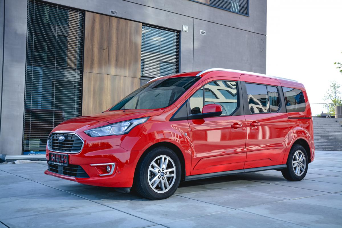 Ford Tourneo Connect Grand 1.5 TDCI TITANIUM PANORA