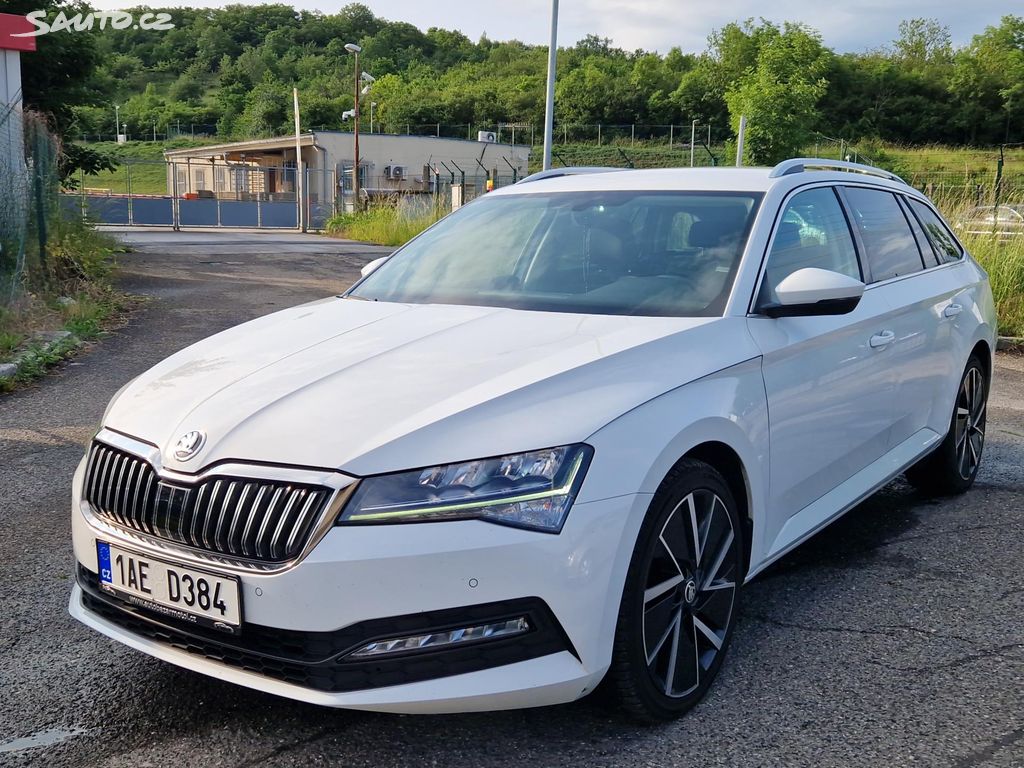 Škoda Superb i na splátky všem BEZ REGISTRU